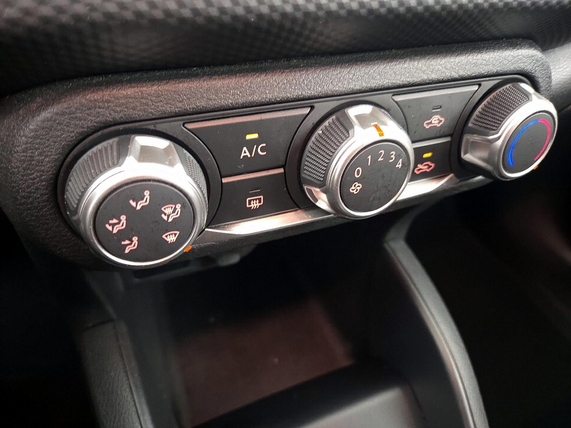 Thumbnail: 2023 Nissan Kicks - 16