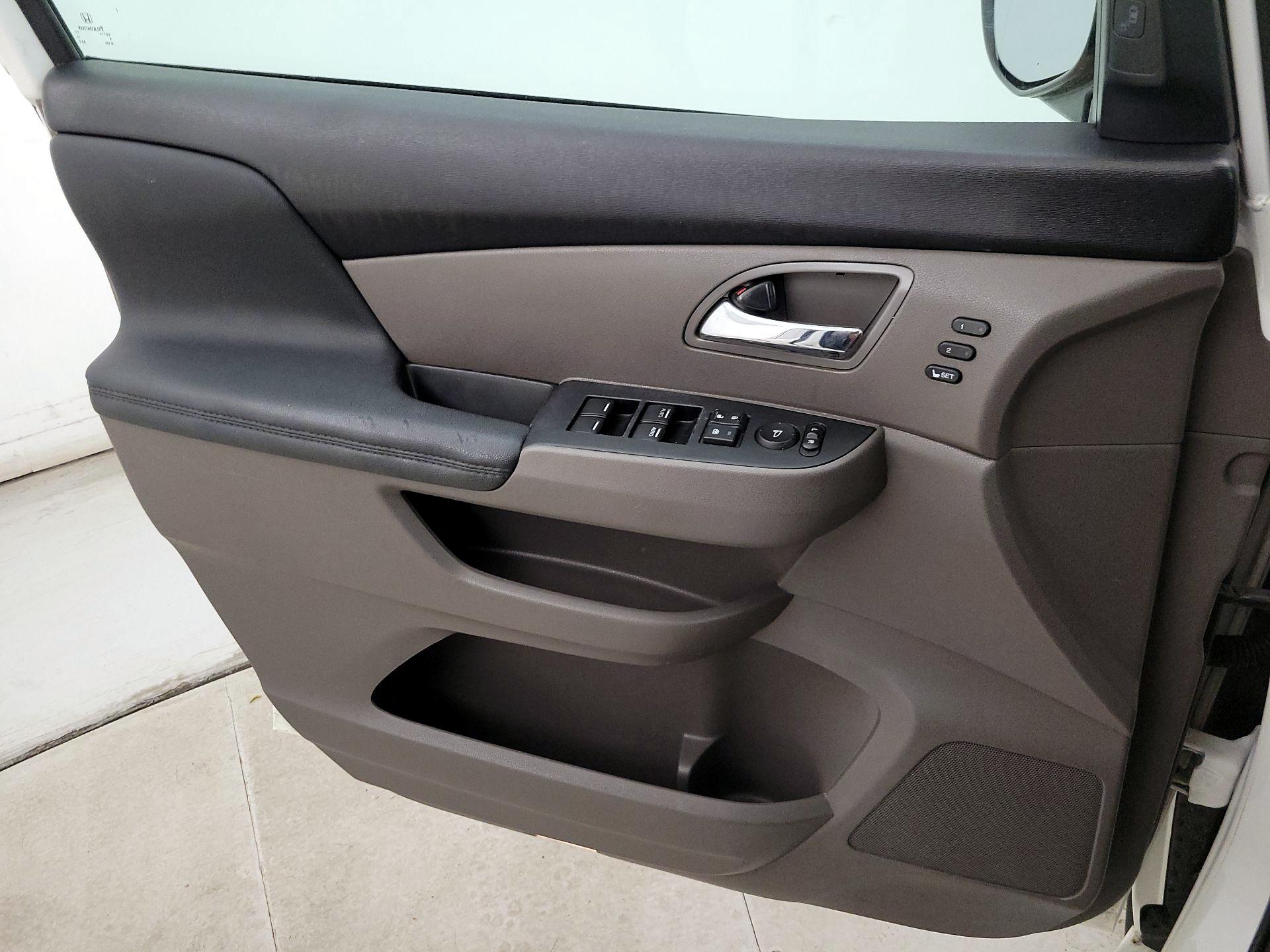 Thumbnail: 2016 Honda Odyssey - 12