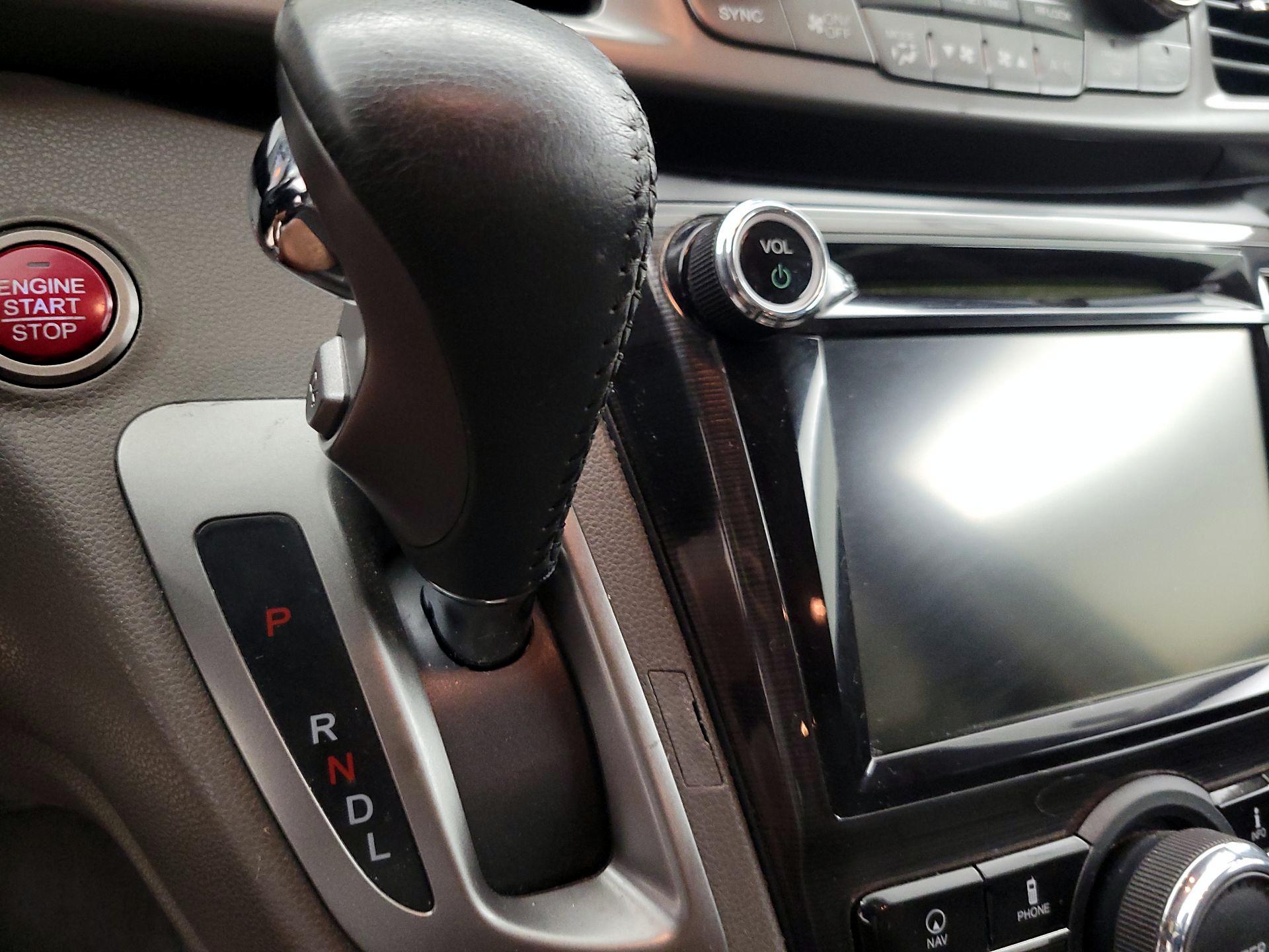 Thumbnail: 2016 Honda Odyssey - 17