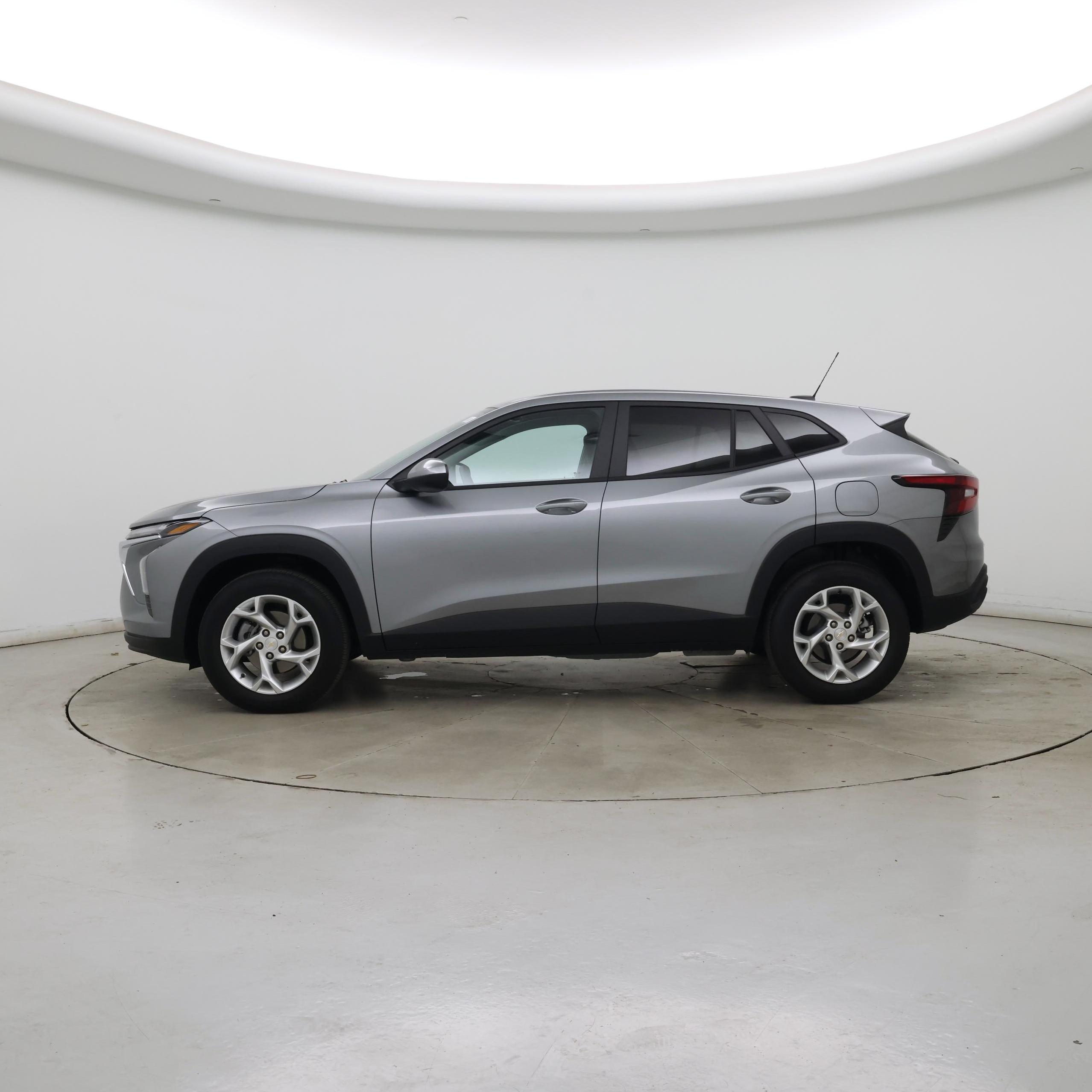 Thumbnail: 2024 Chevrolet Trax - 3