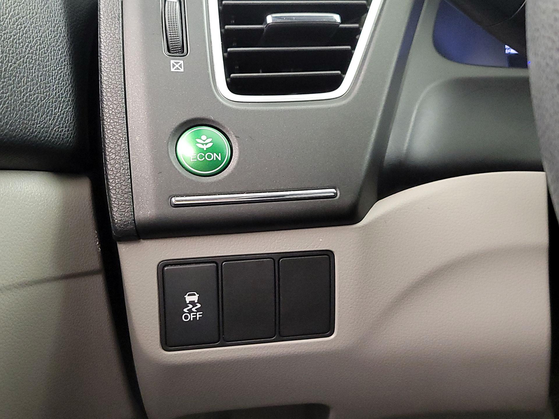 Thumbnail: 2015 Honda Civic - 13