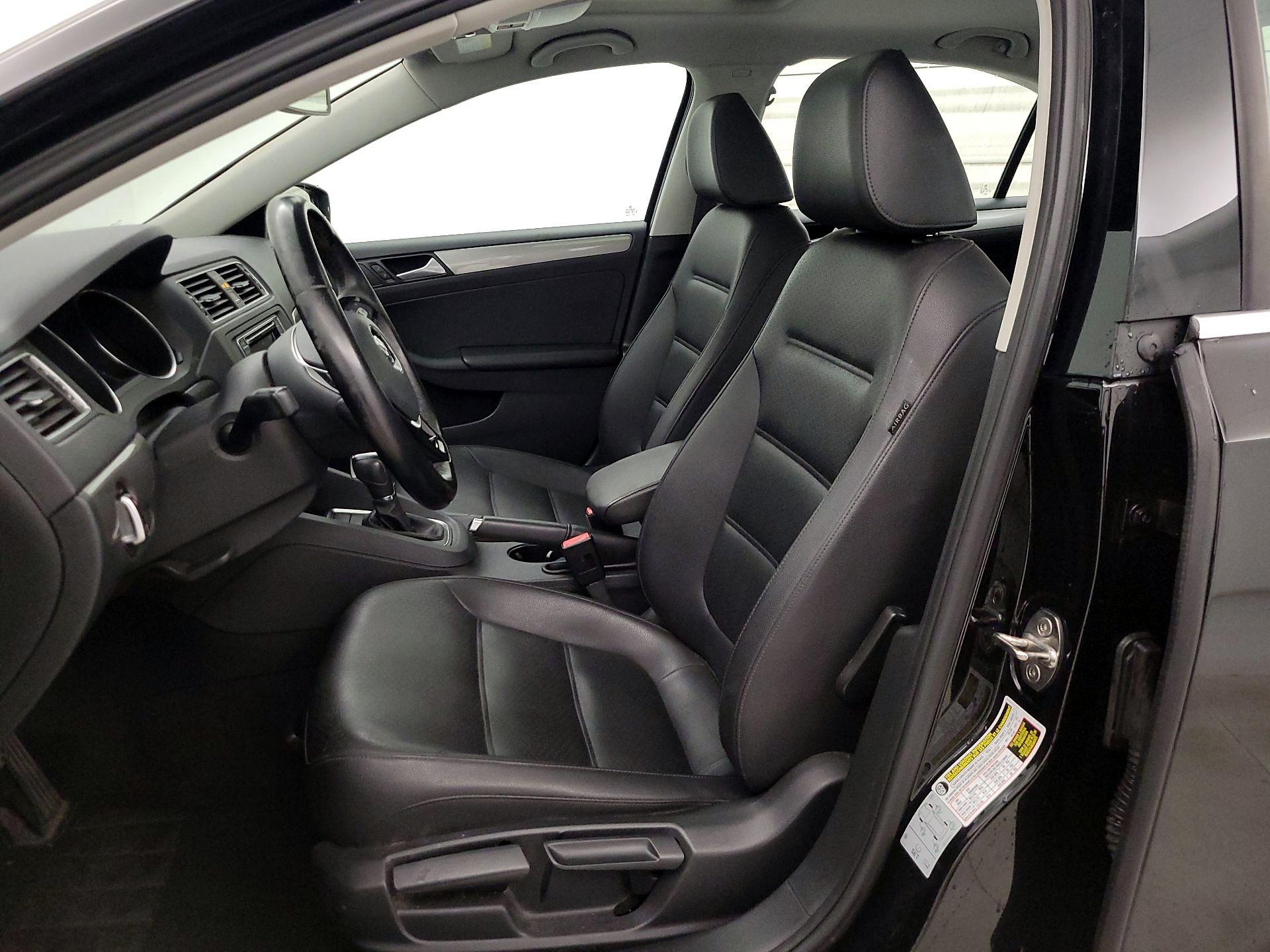 Thumbnail: 2018 Volkswagen Jetta - 11