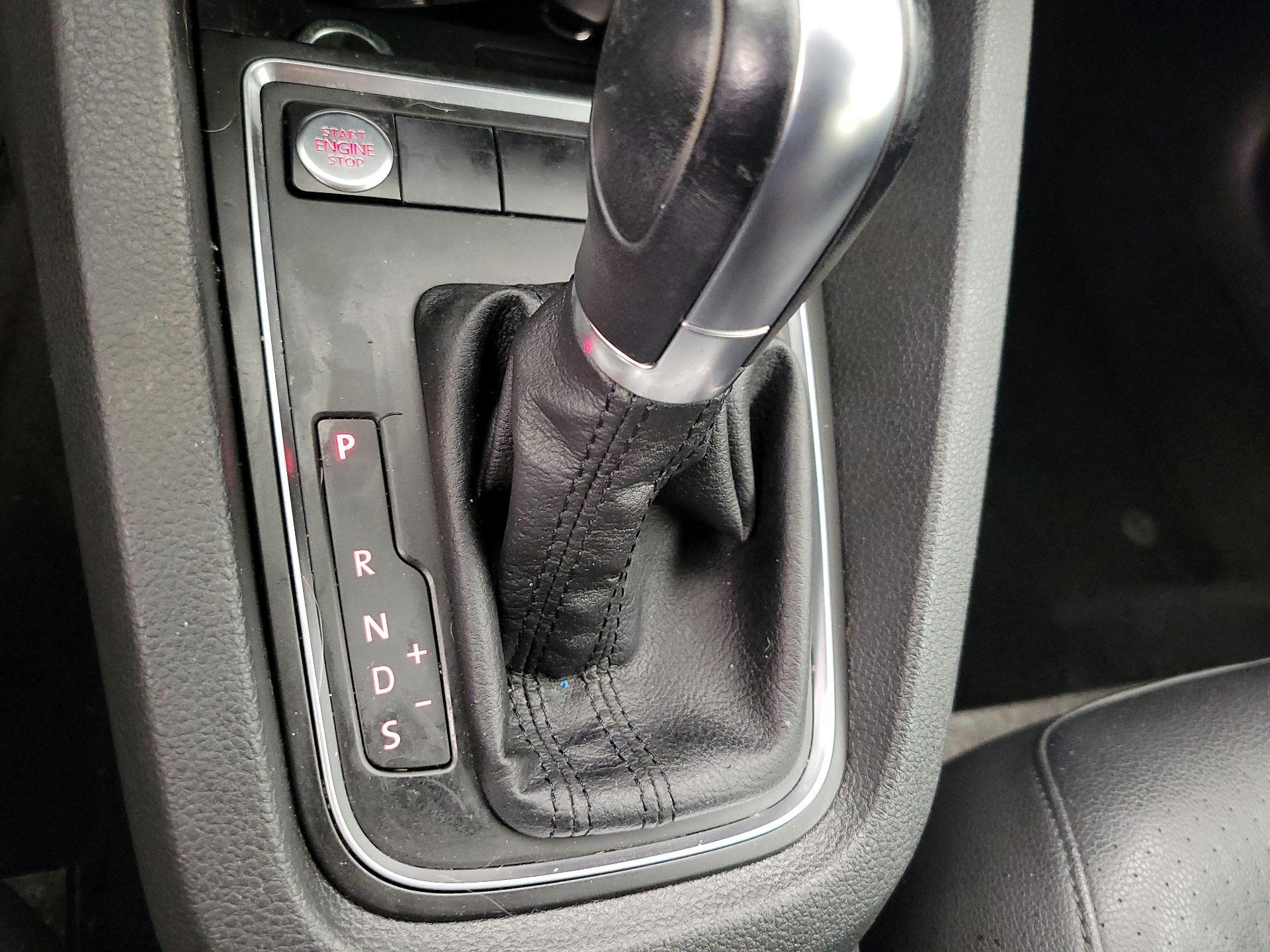 Thumbnail: 2018 Volkswagen Jetta - 17