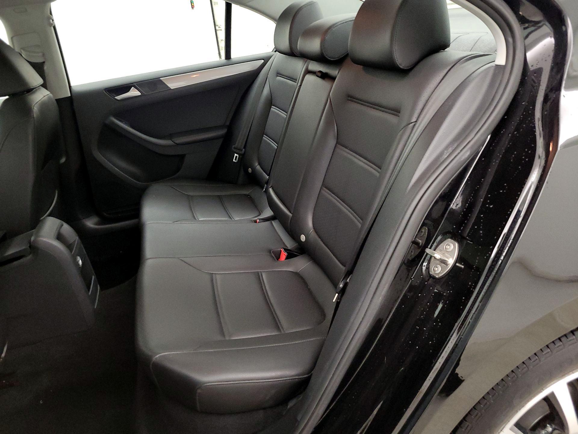 Thumbnail: 2018 Volkswagen Jetta - 20