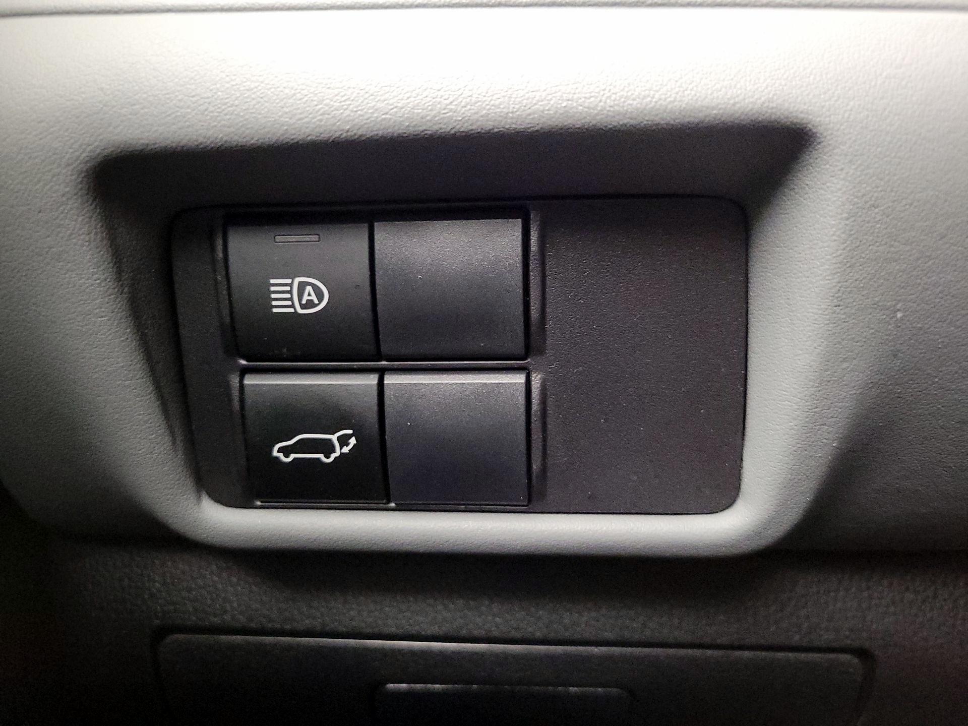 Thumbnail: 2022 Toyota Highlander - 13