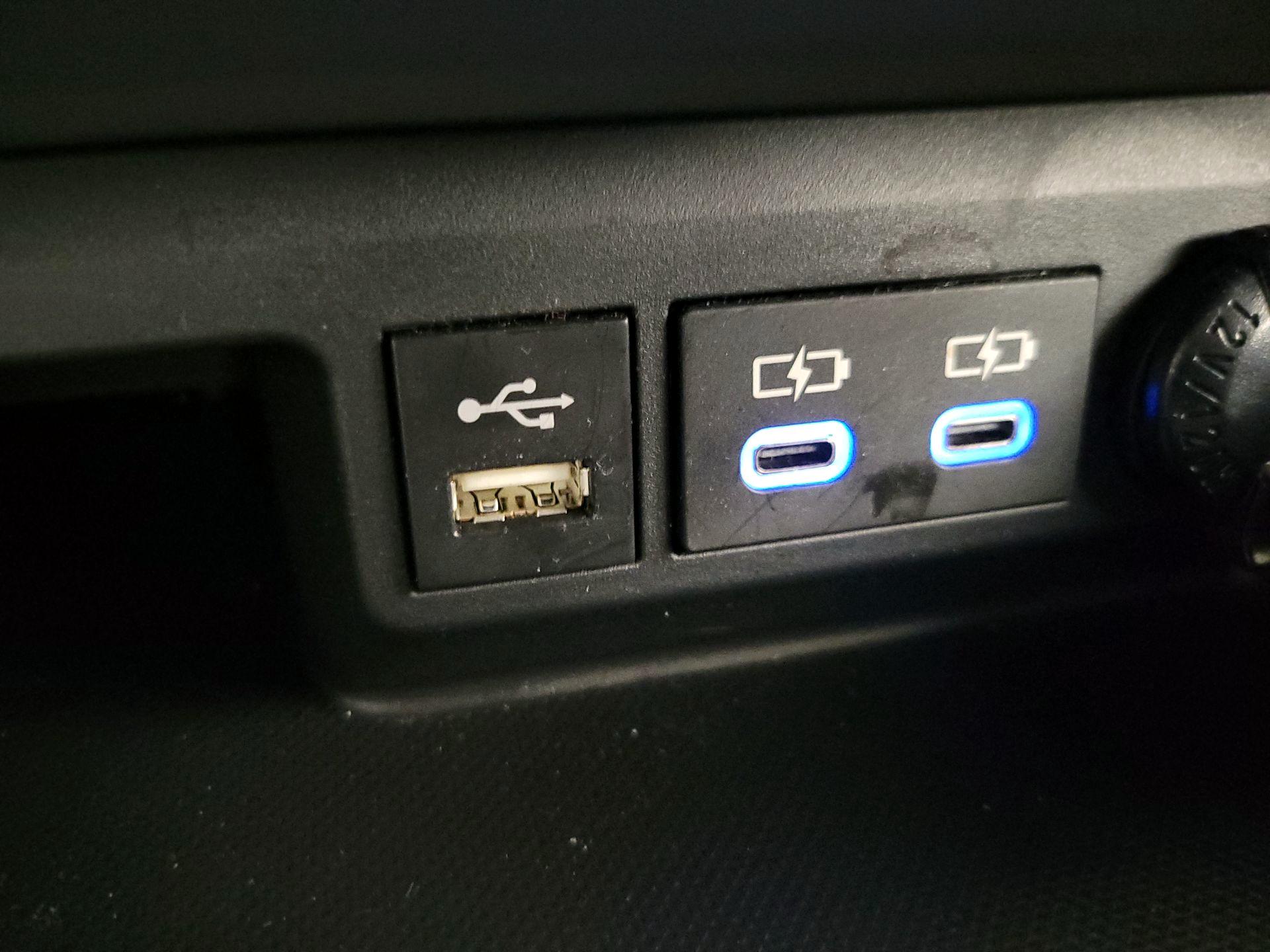 Thumbnail: 2022 Toyota Highlander - 18