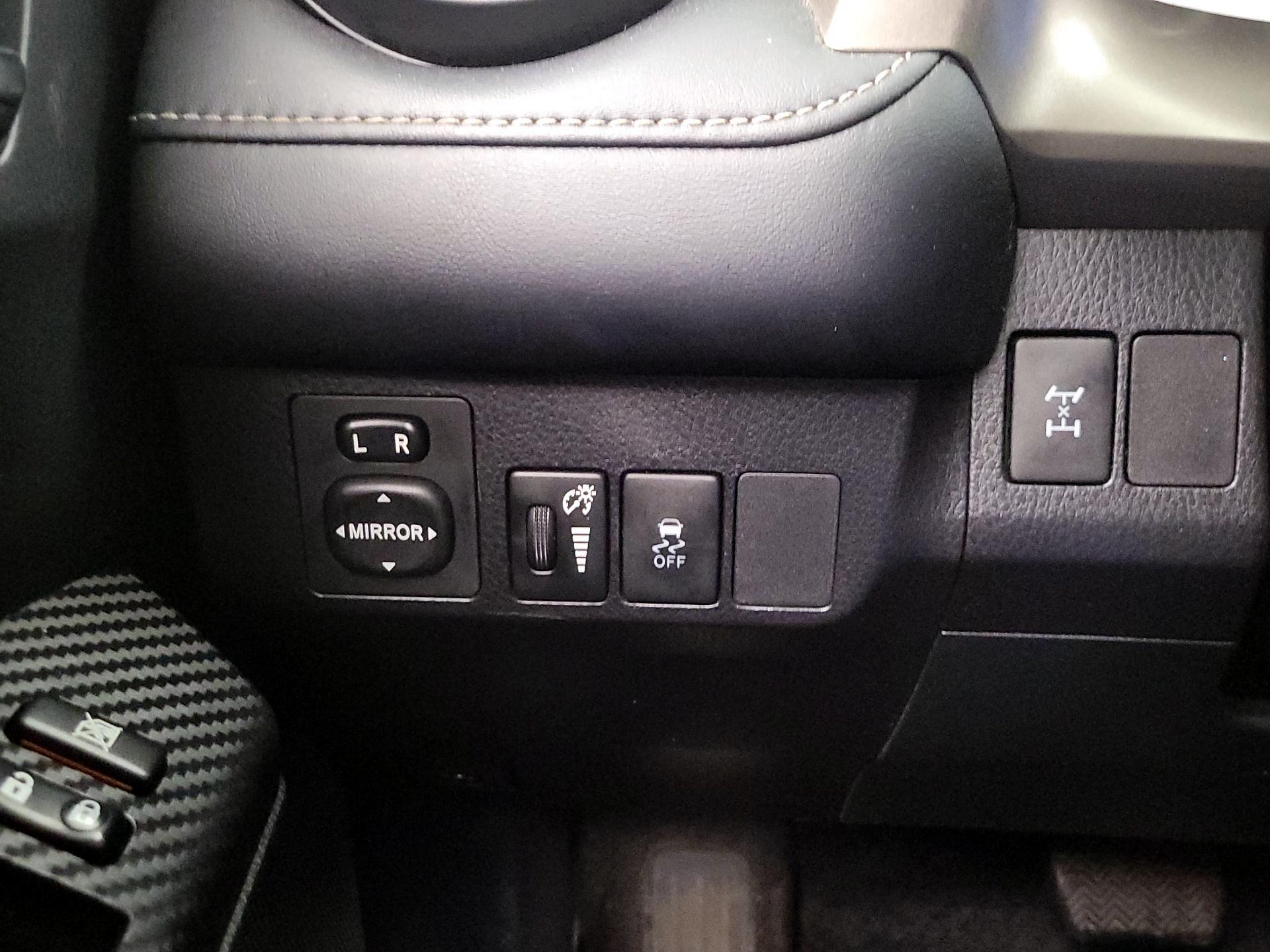 Thumbnail: 2014 Toyota RAV4 - 13