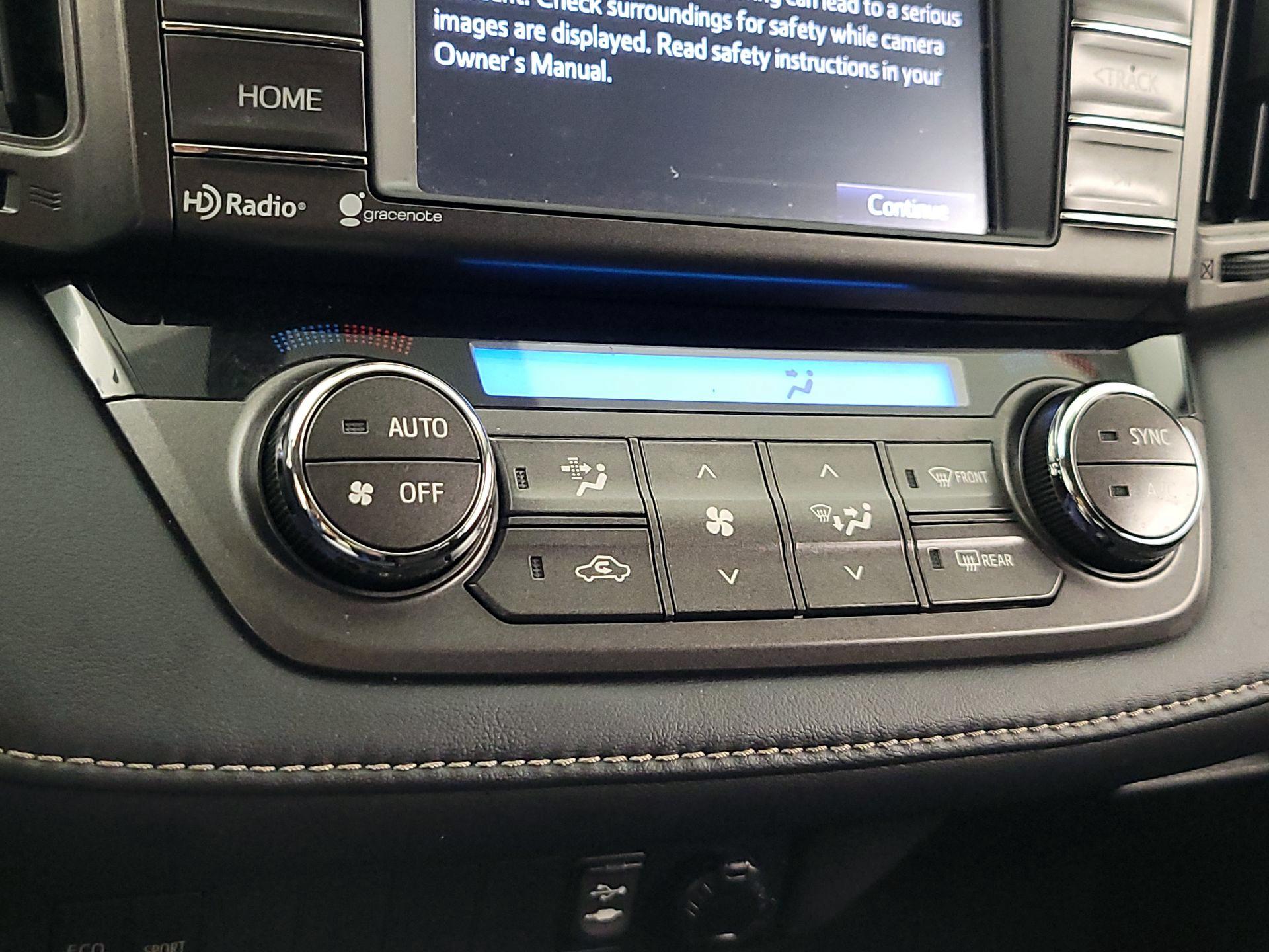 Thumbnail: 2014 Toyota RAV4 - 16