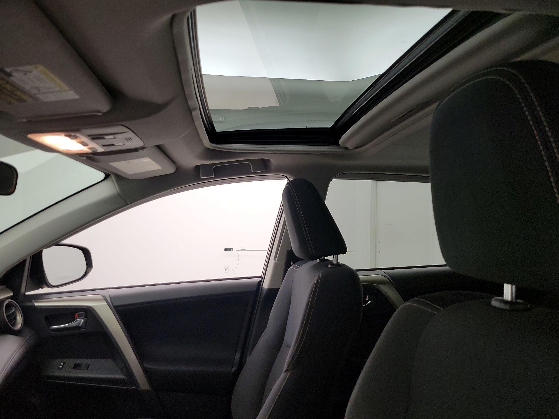 Thumbnail: 2014 Toyota RAV4 - 19