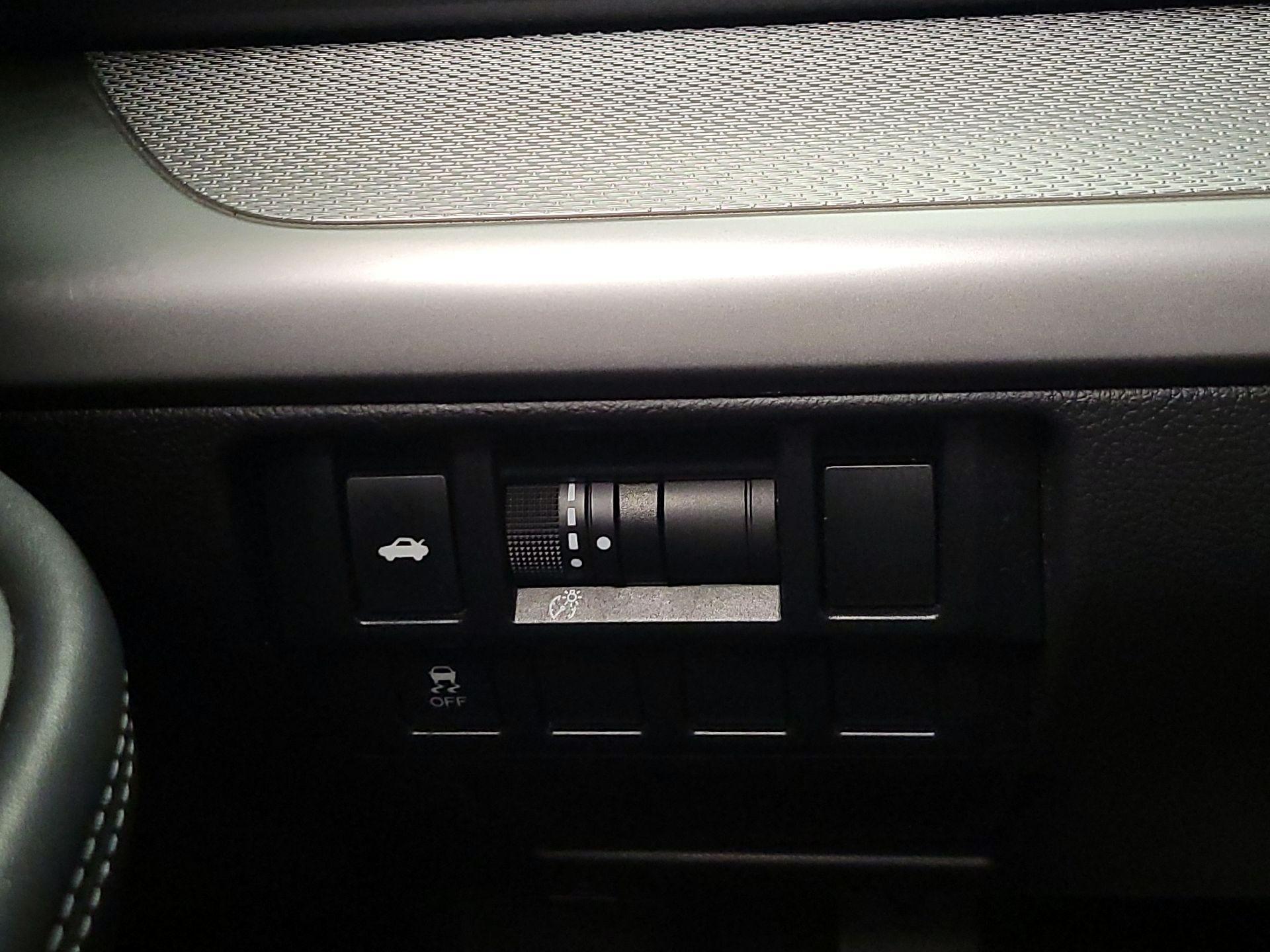 Thumbnail: 2017 Subaru Legacy - 13