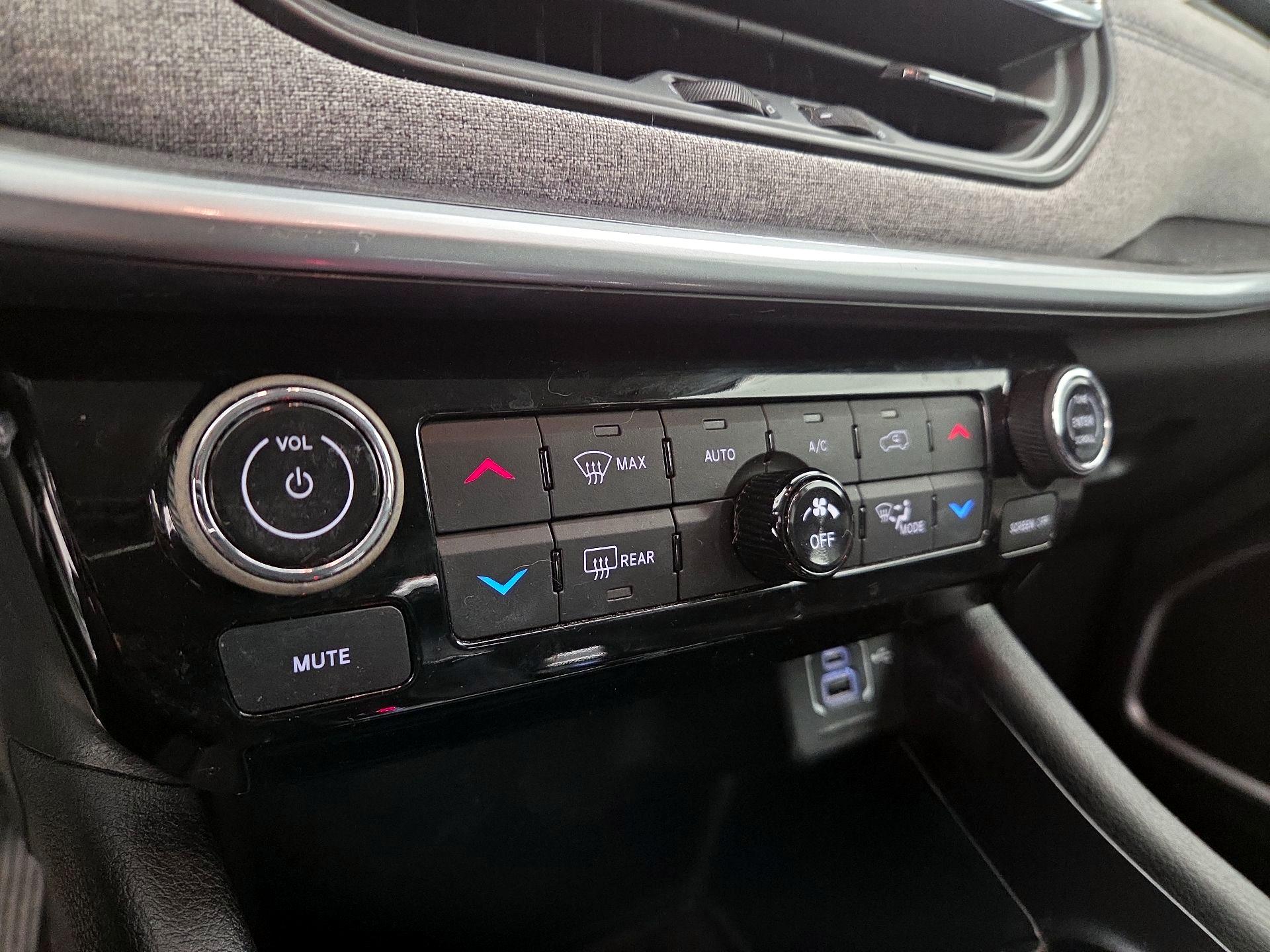 Thumbnail: 2022 Jeep Compass - 16