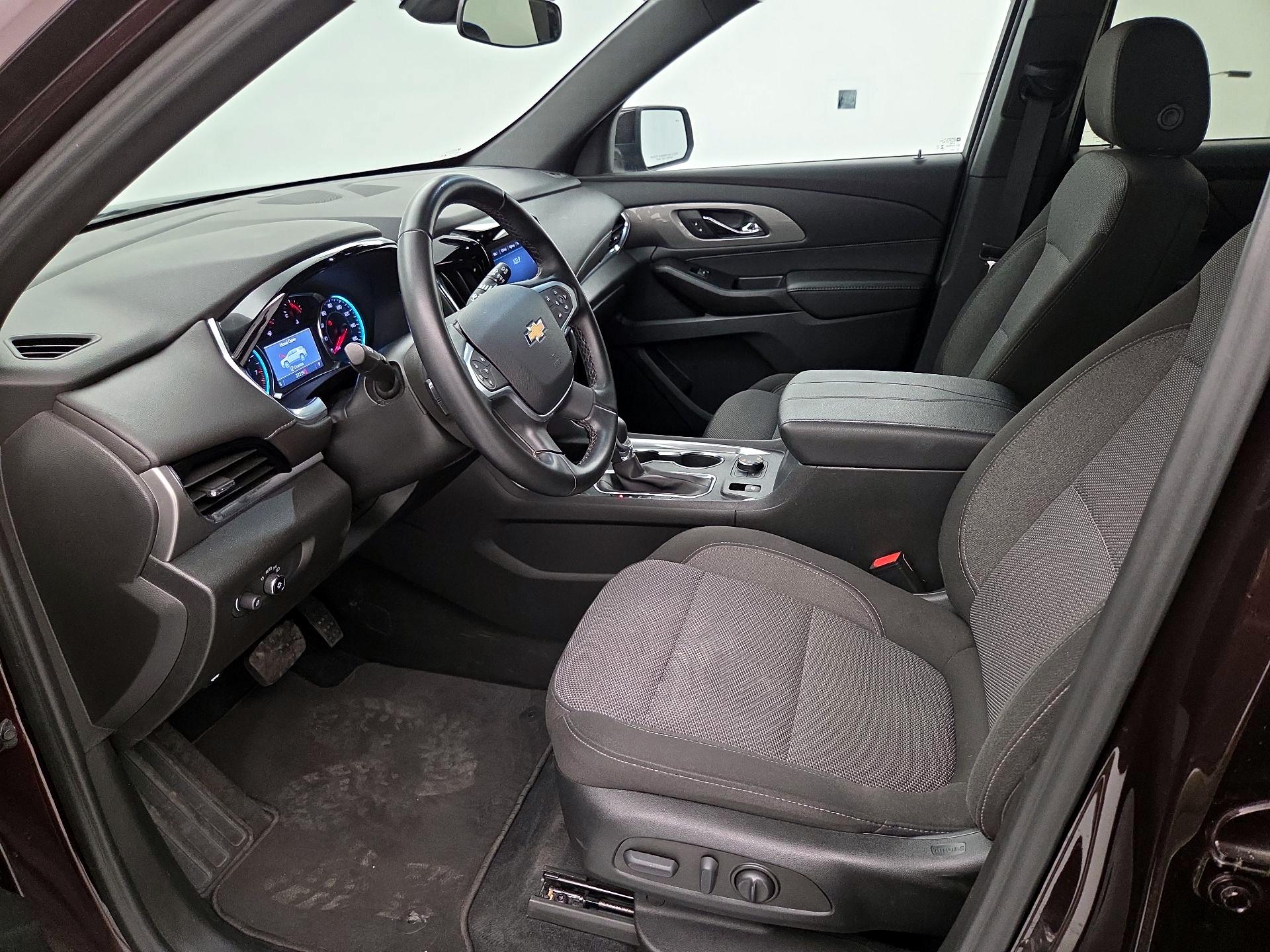 Thumbnail: 2023 Chevrolet Traverse - 11