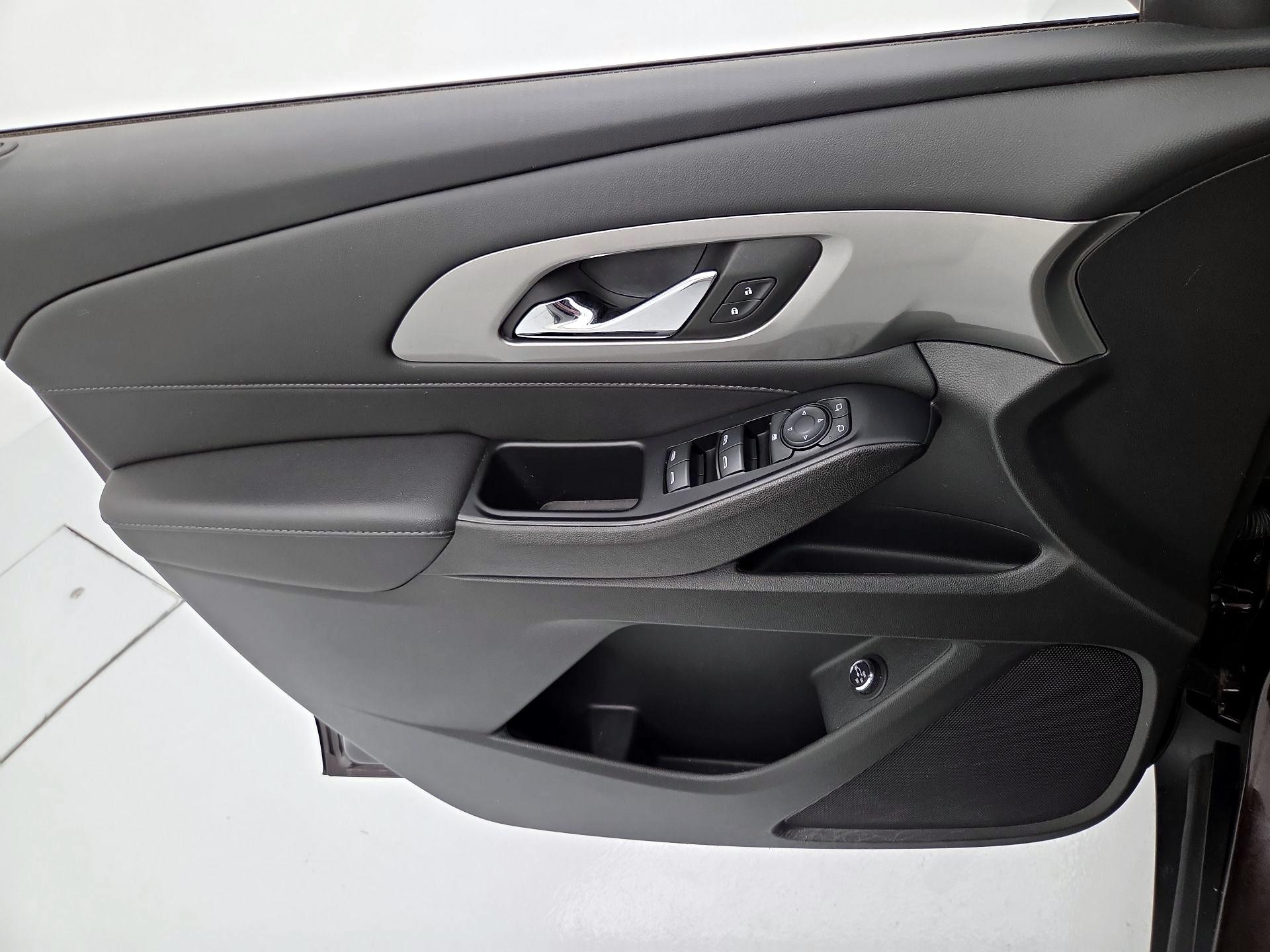 Thumbnail: 2023 Chevrolet Traverse - 12