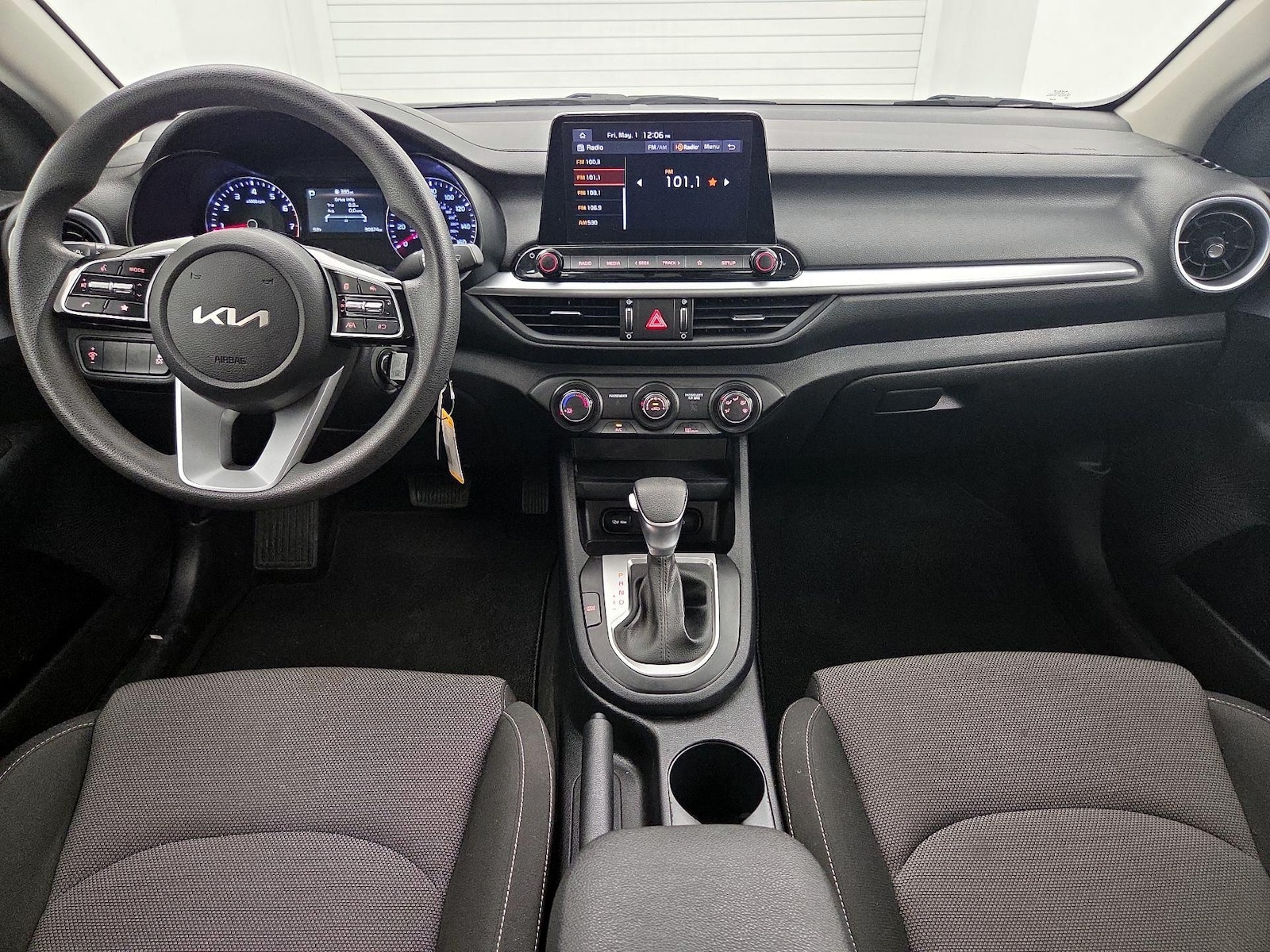 2024 Kia Forte LXS - Photo 10
