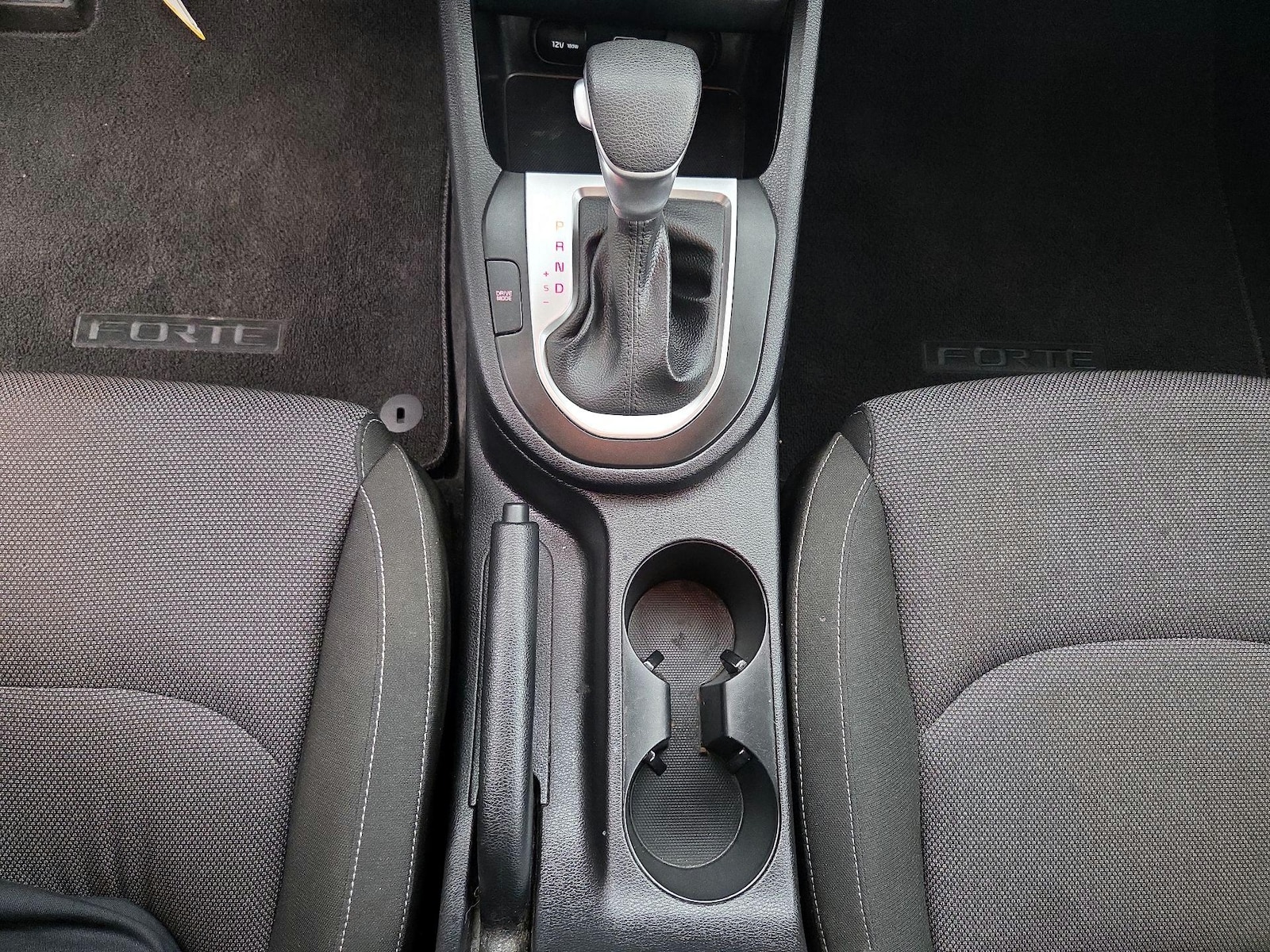 2024 Kia Forte LXS - Photo 18