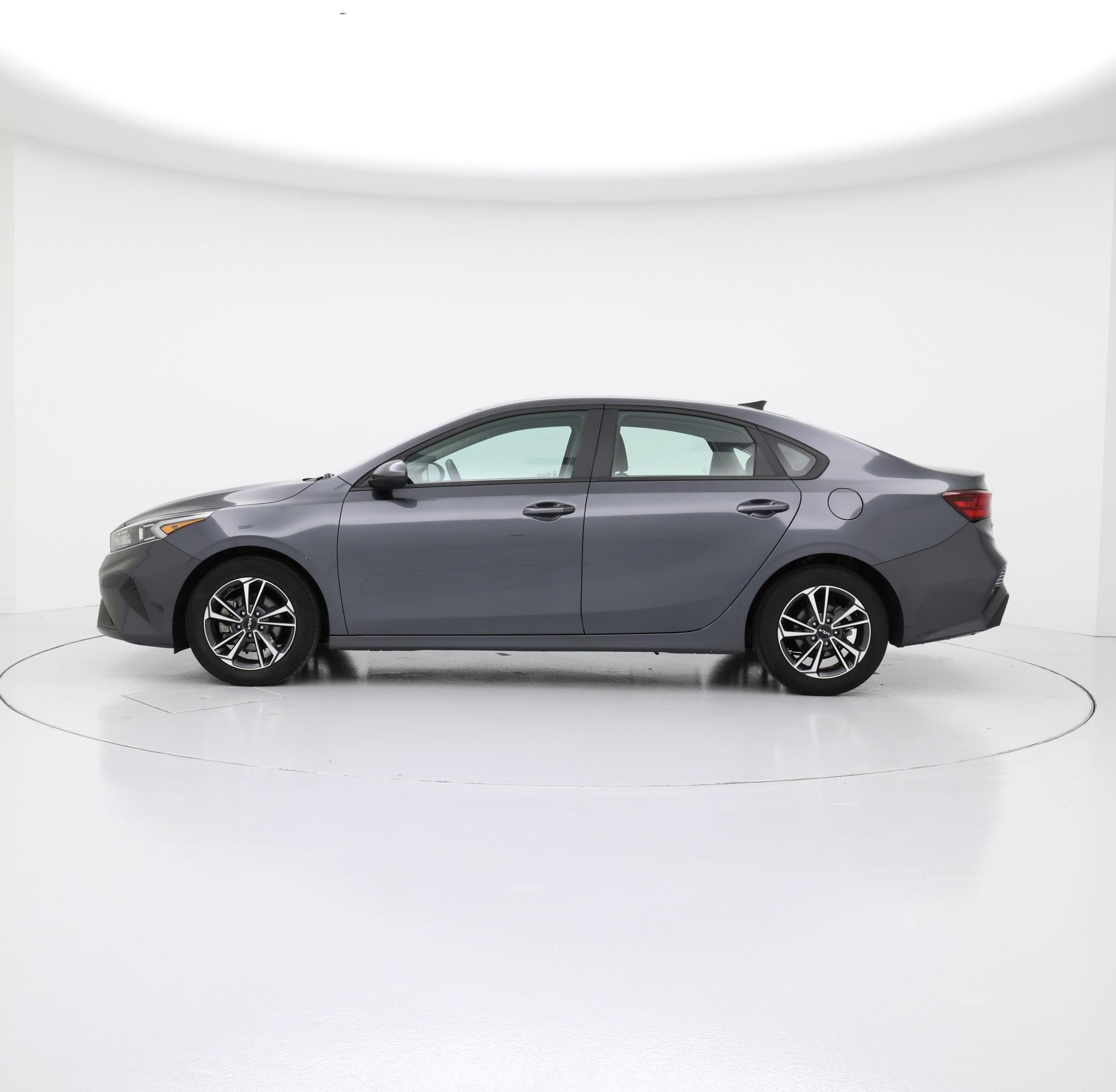 Thumbnail: 2024 Kia Forte - 3
