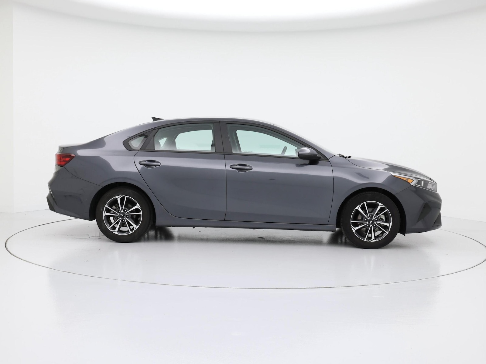 2024 Kia Forte LXS - Photo 8