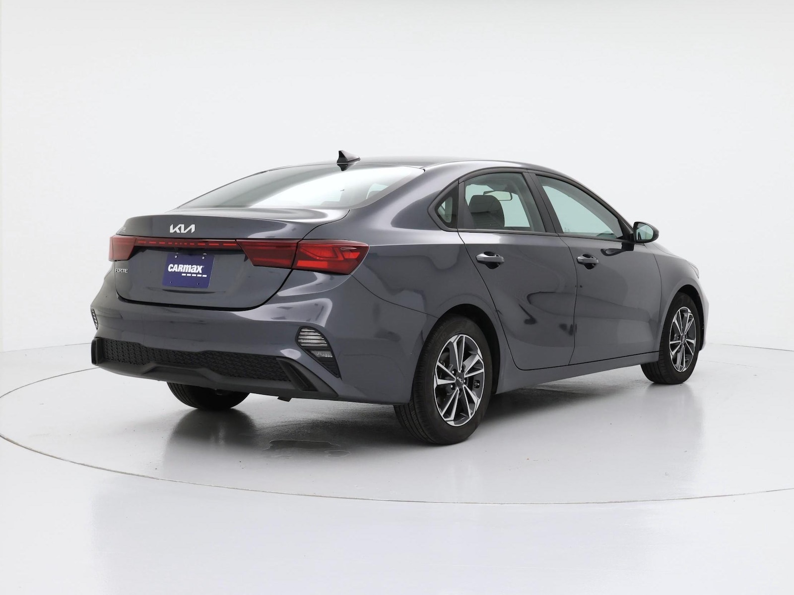 2024 Kia Forte LXS - Photo 9