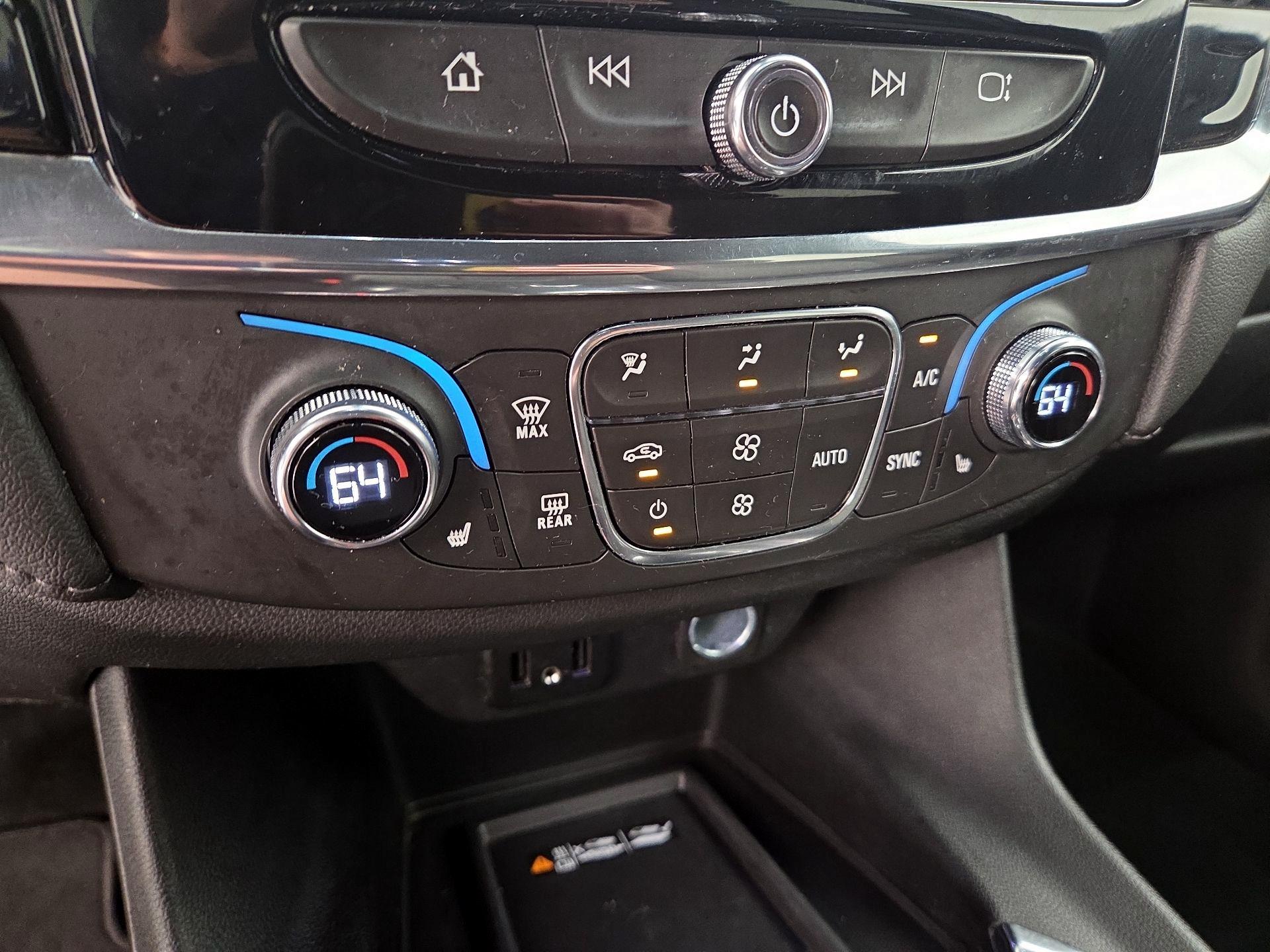 Thumbnail: 2023 Chevrolet Traverse - 16