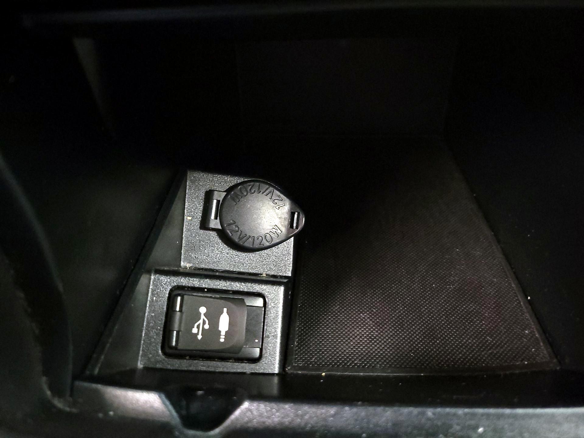 Thumbnail: 2017 Toyota Camry - 18