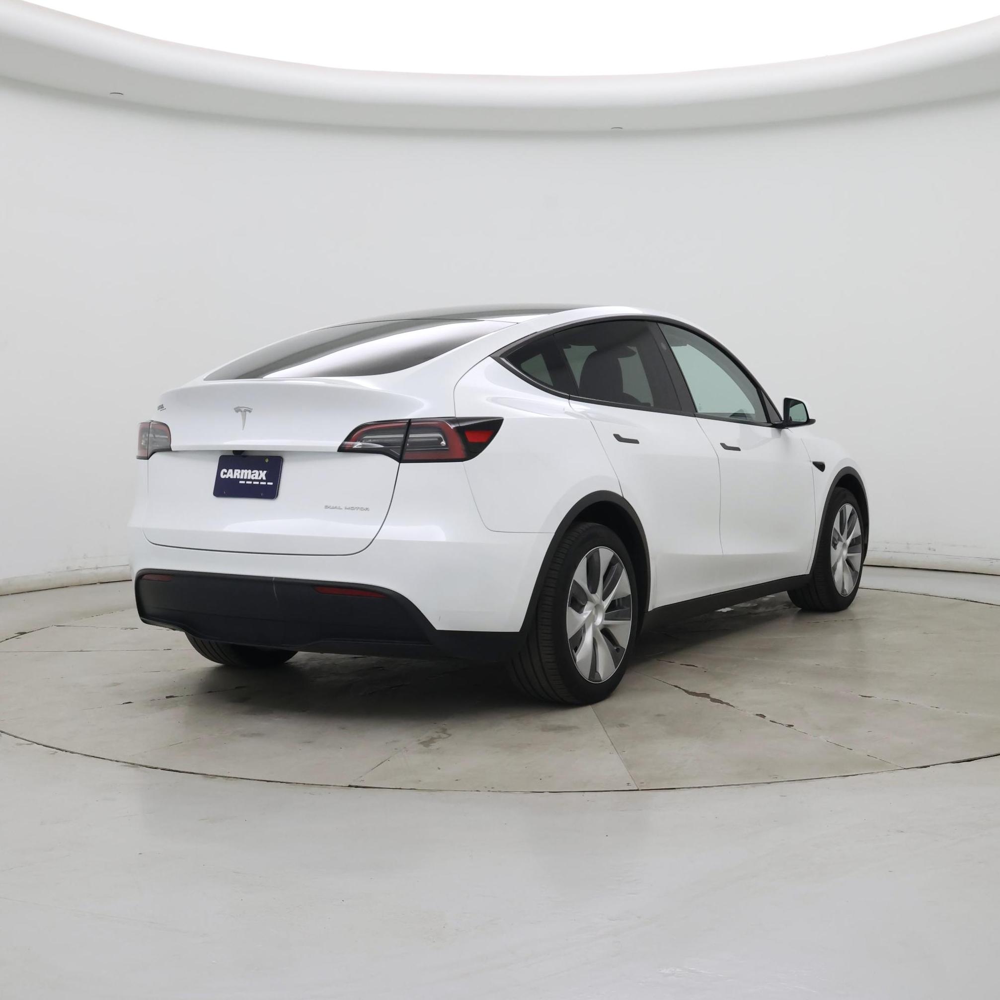 Thumbnail: 2024 Tesla Model Y - 8