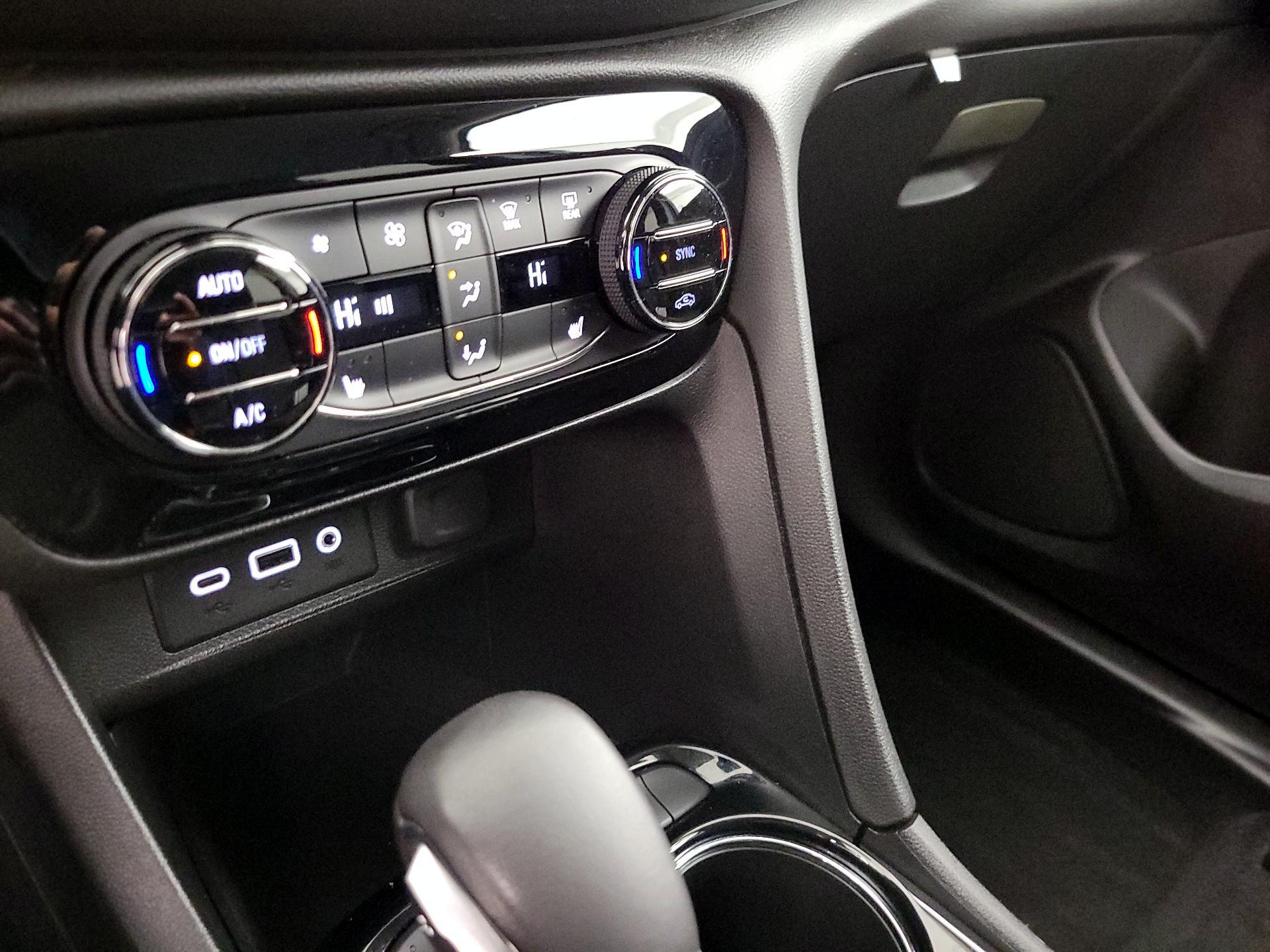 Thumbnail: 2021 Buick Encore GX - 16