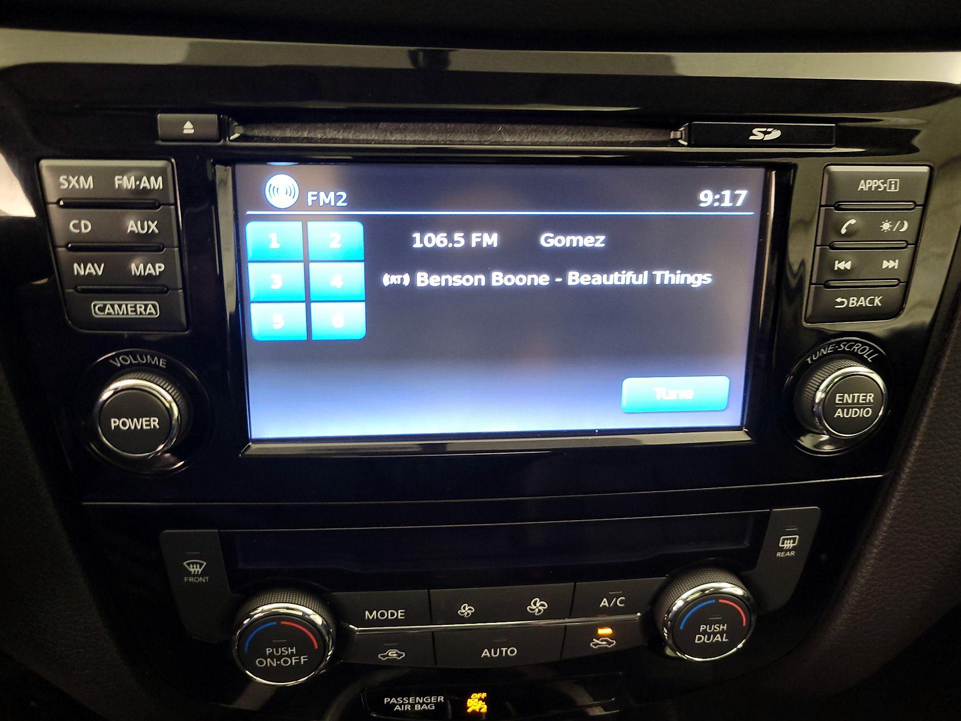 Thumbnail: 2016 Nissan Rogue - 16