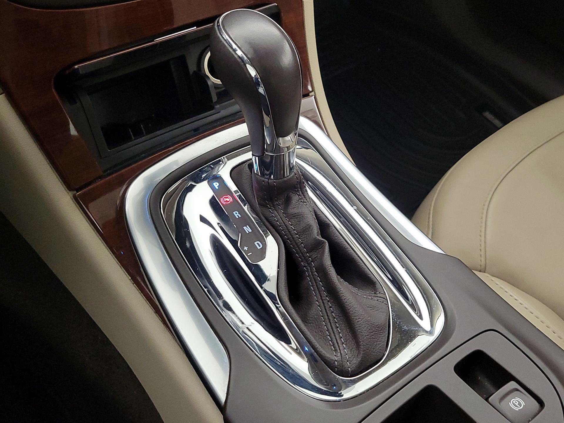 Thumbnail: 2017 Buick Regal - 18