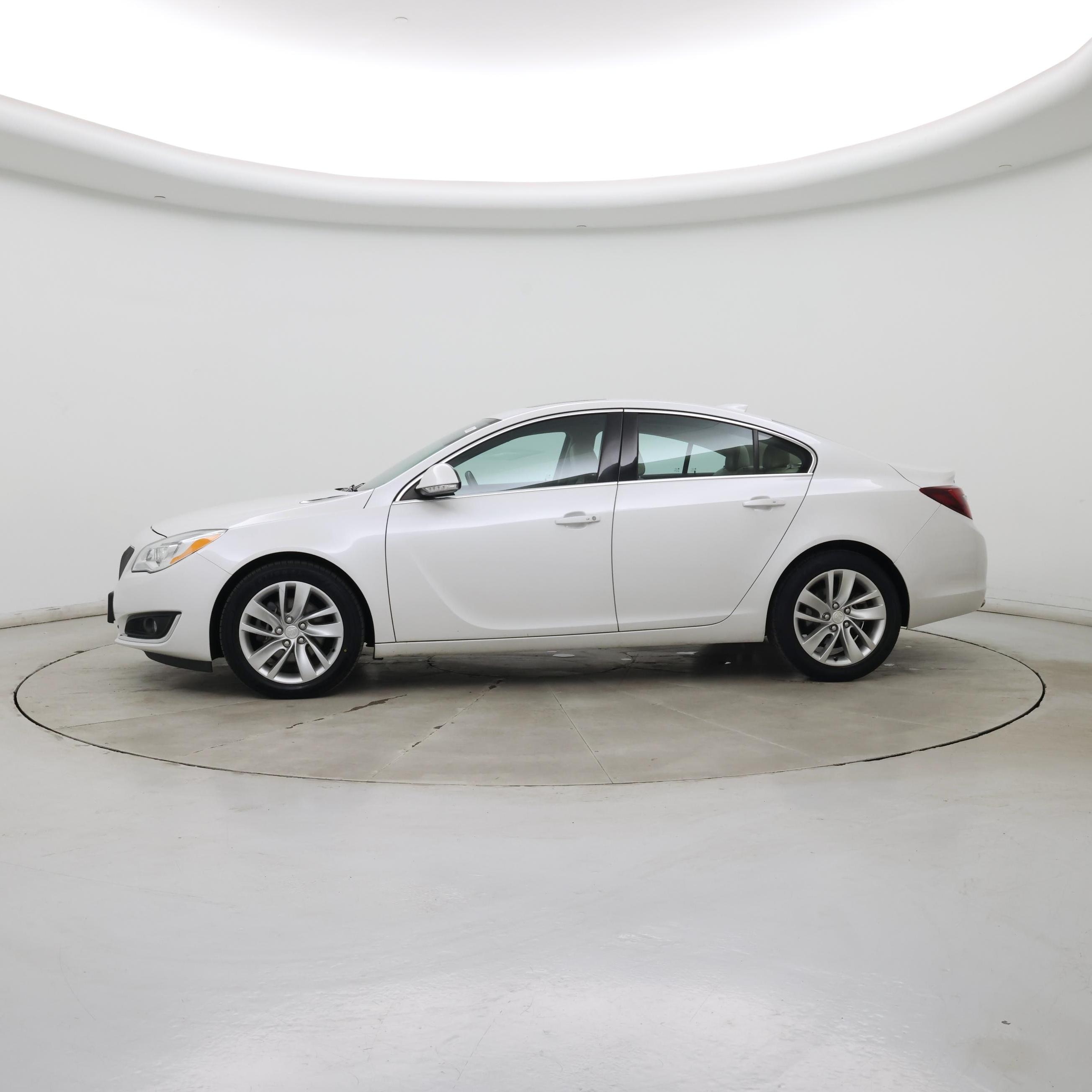 Thumbnail: 2017 Buick Regal - 3