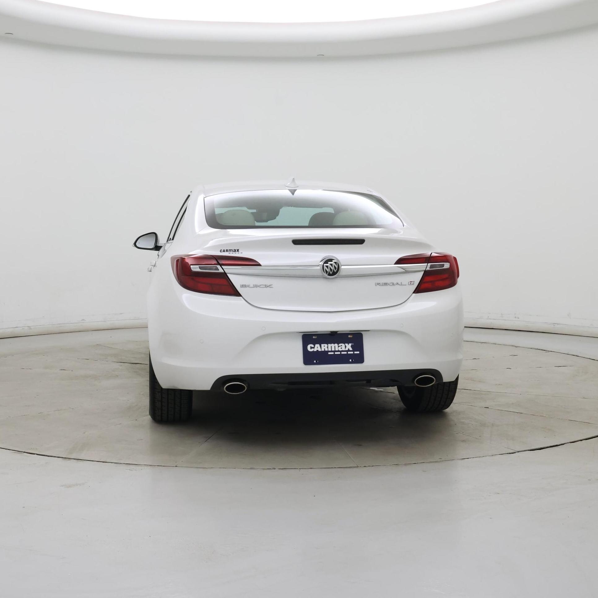 Thumbnail: 2017 Buick Regal - 6