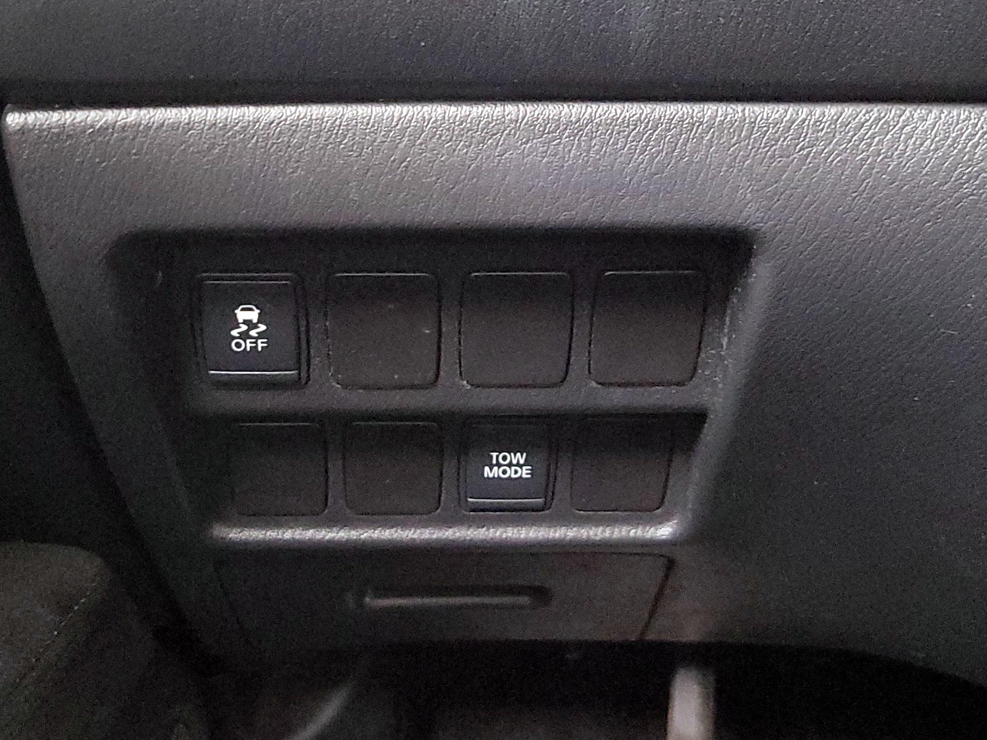 Thumbnail: 2014 Nissan Pathfinder - 13