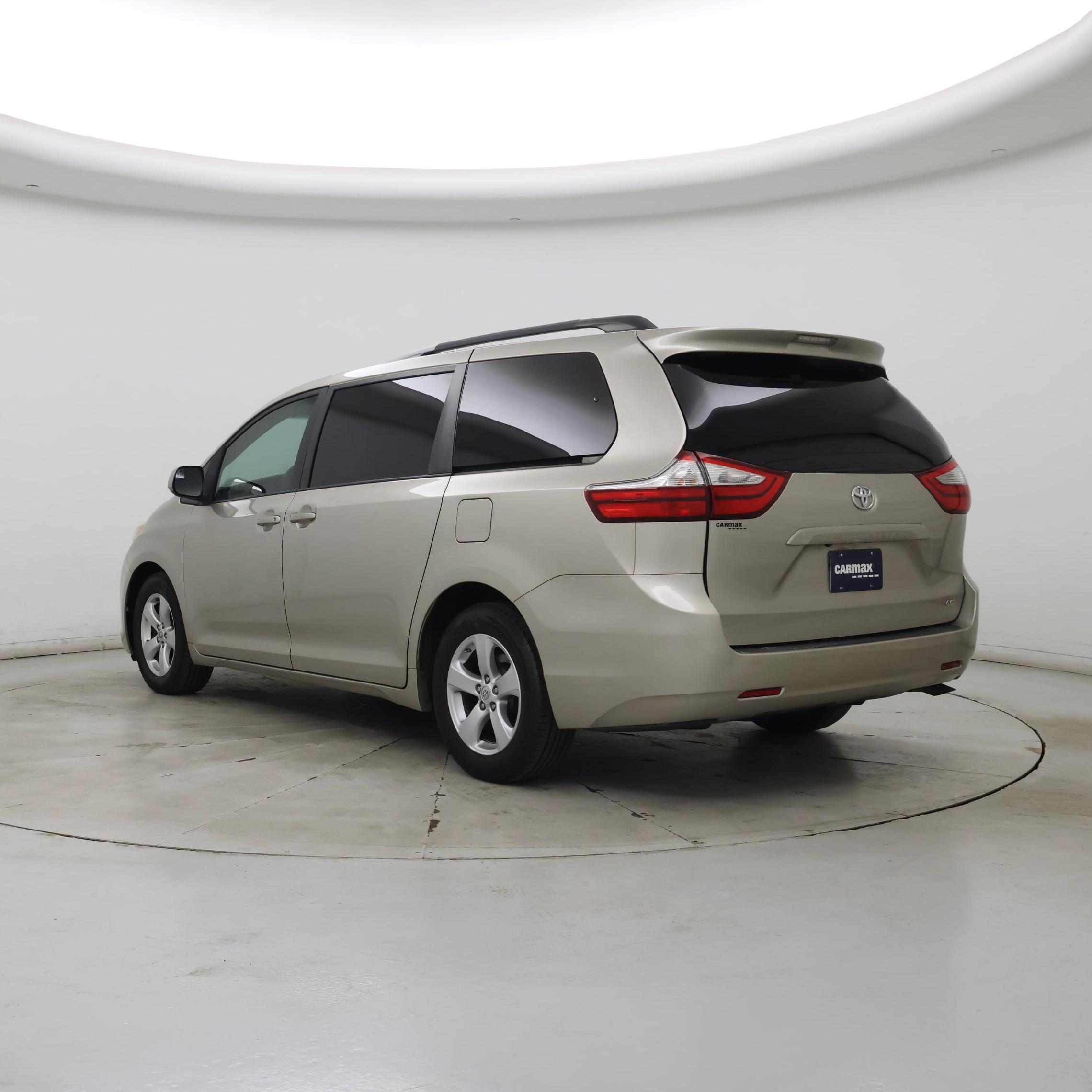 Thumbnail: 2016 Toyota Sienna - 2