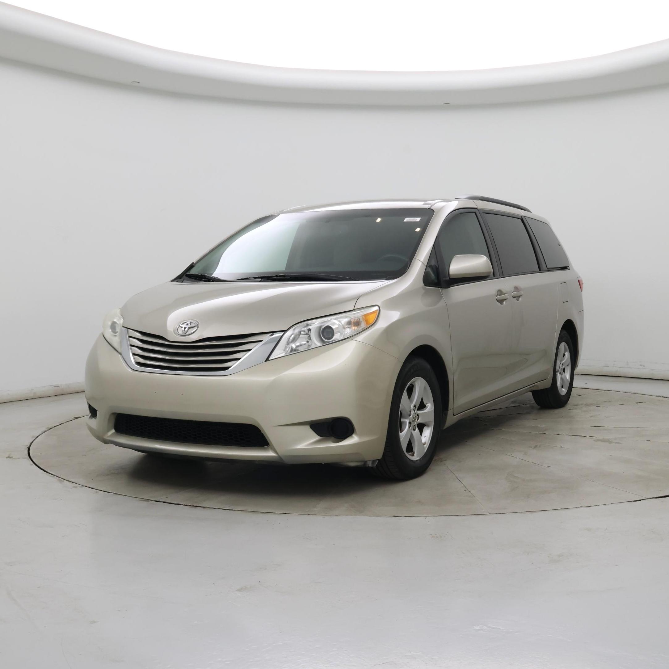 Thumbnail: 2016 Toyota Sienna - 4