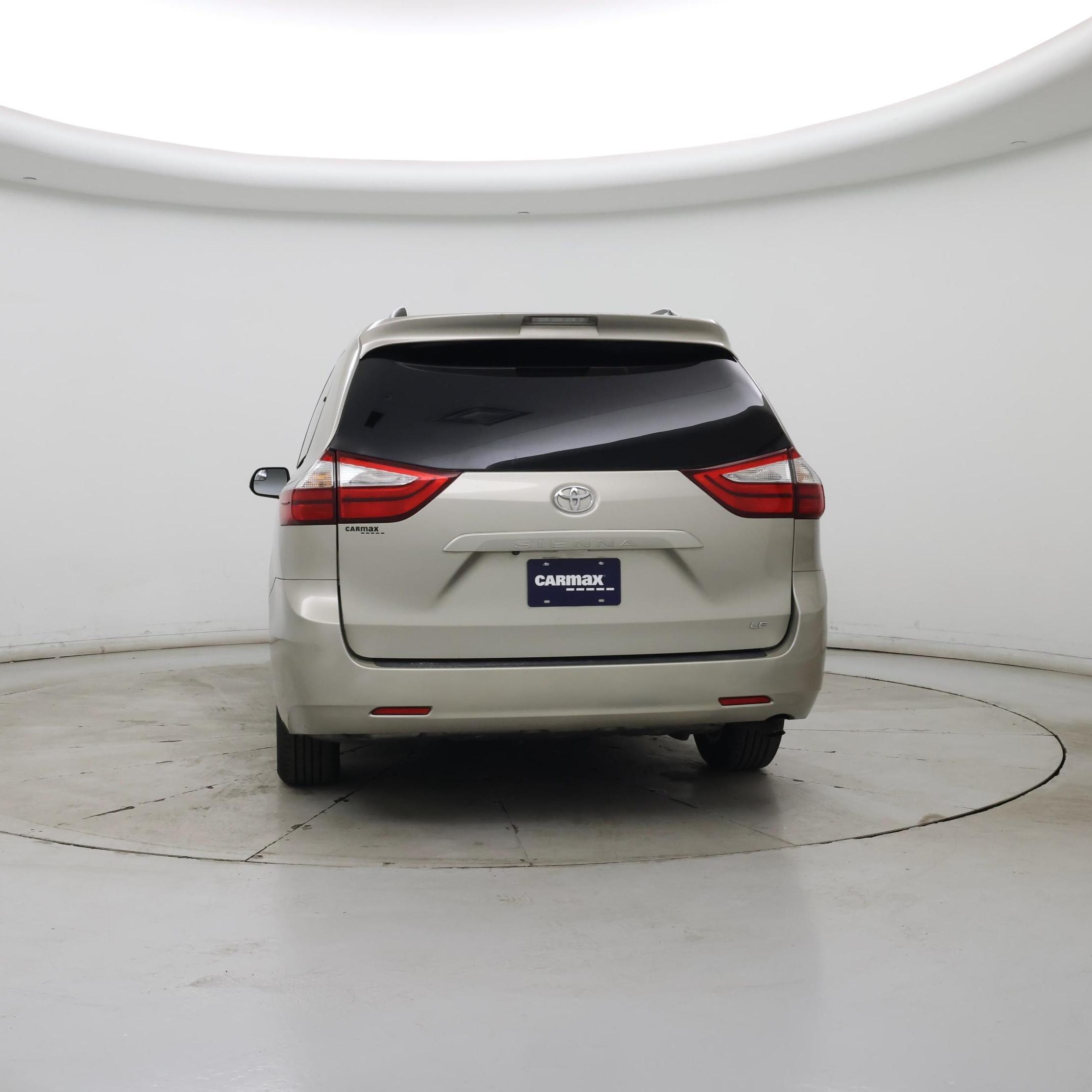 Thumbnail: 2016 Toyota Sienna - 6