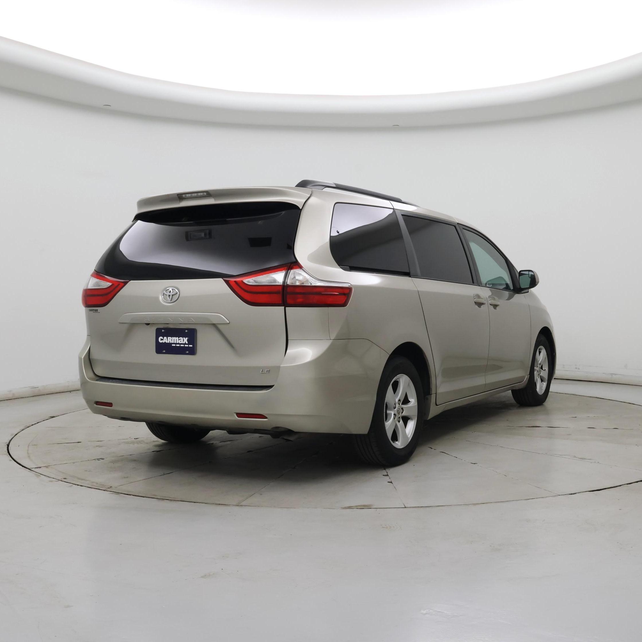Thumbnail: 2016 Toyota Sienna - 8