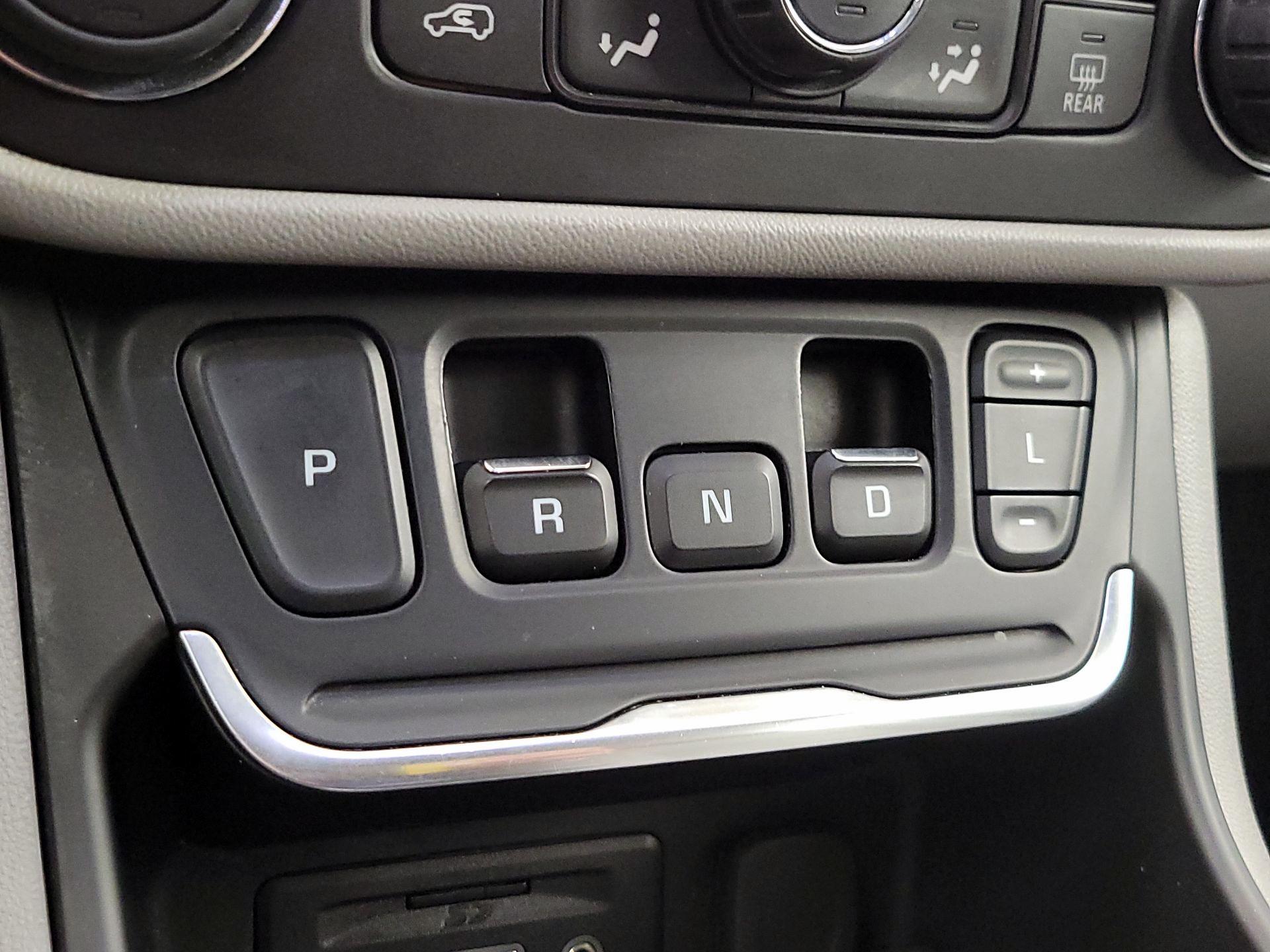 Thumbnail: 2019 GMC Terrain - 18