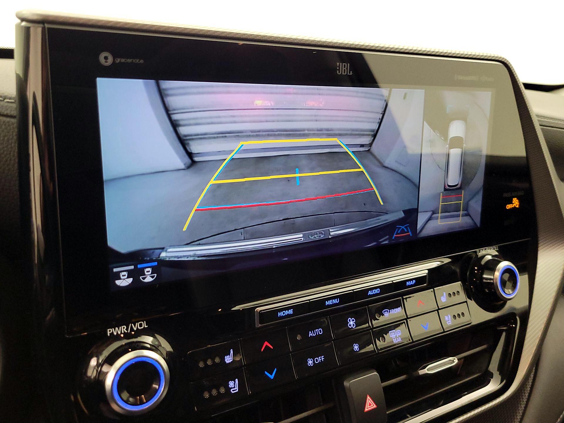 Thumbnail: 2020 Toyota Highlander - 15