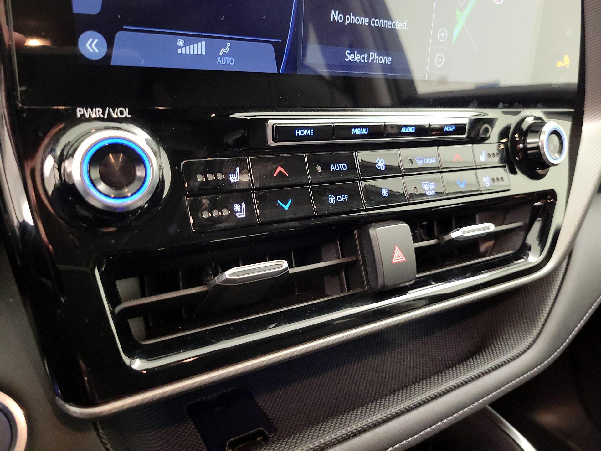 Thumbnail: 2020 Toyota Highlander - 17