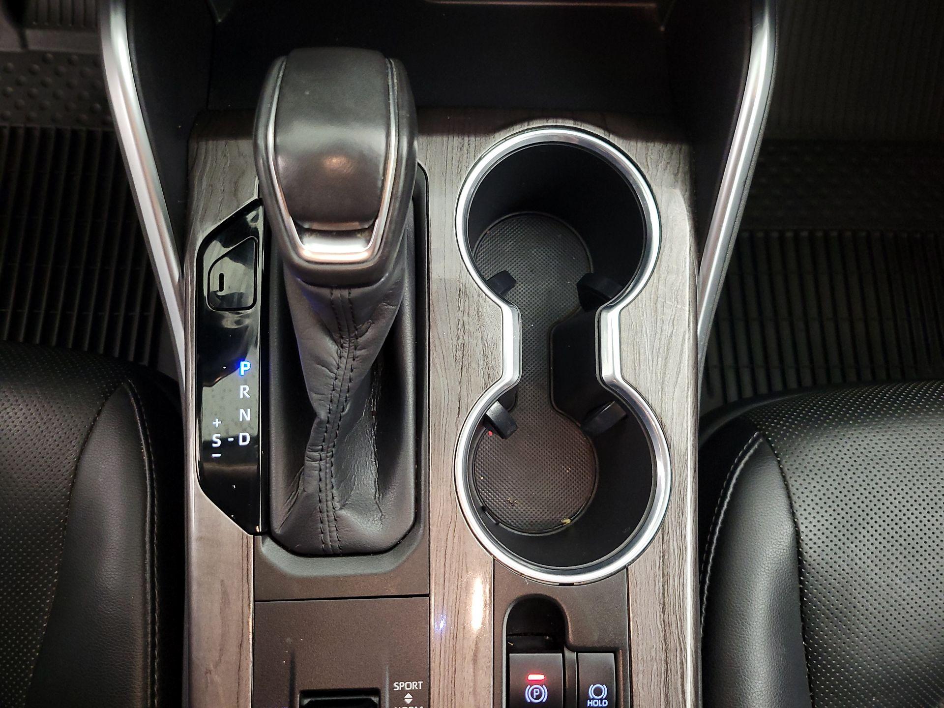 Thumbnail: 2020 Toyota Highlander - 18