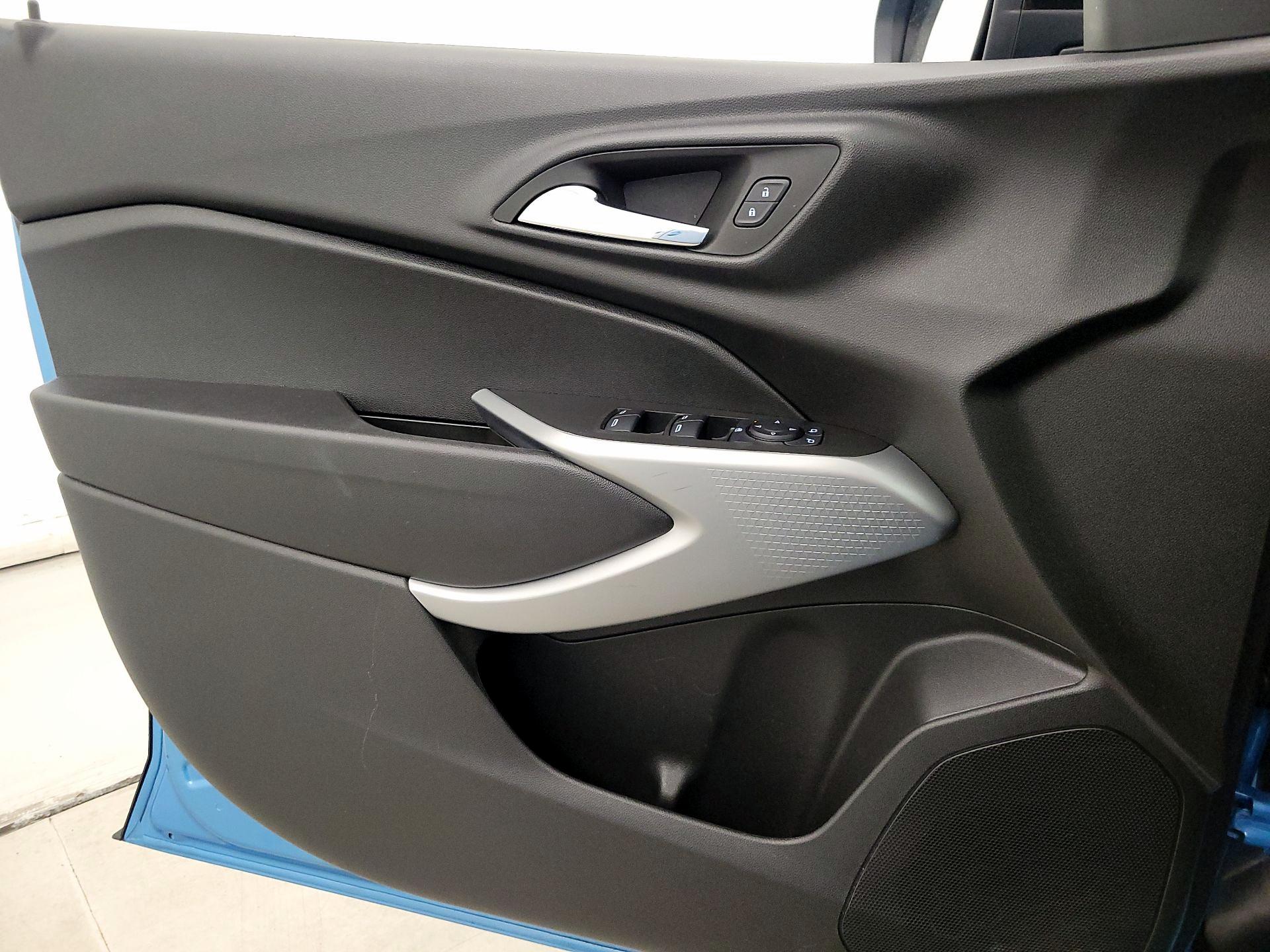Thumbnail: 2025 Chevrolet Trax - 12