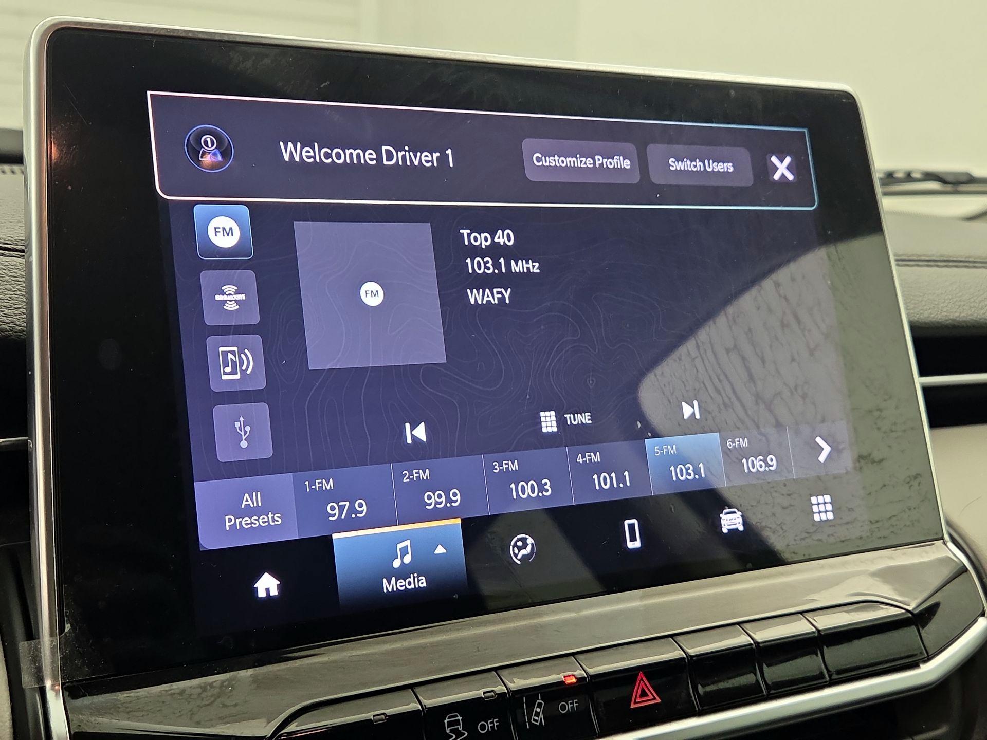 Thumbnail: 2022 Jeep Compass - 15