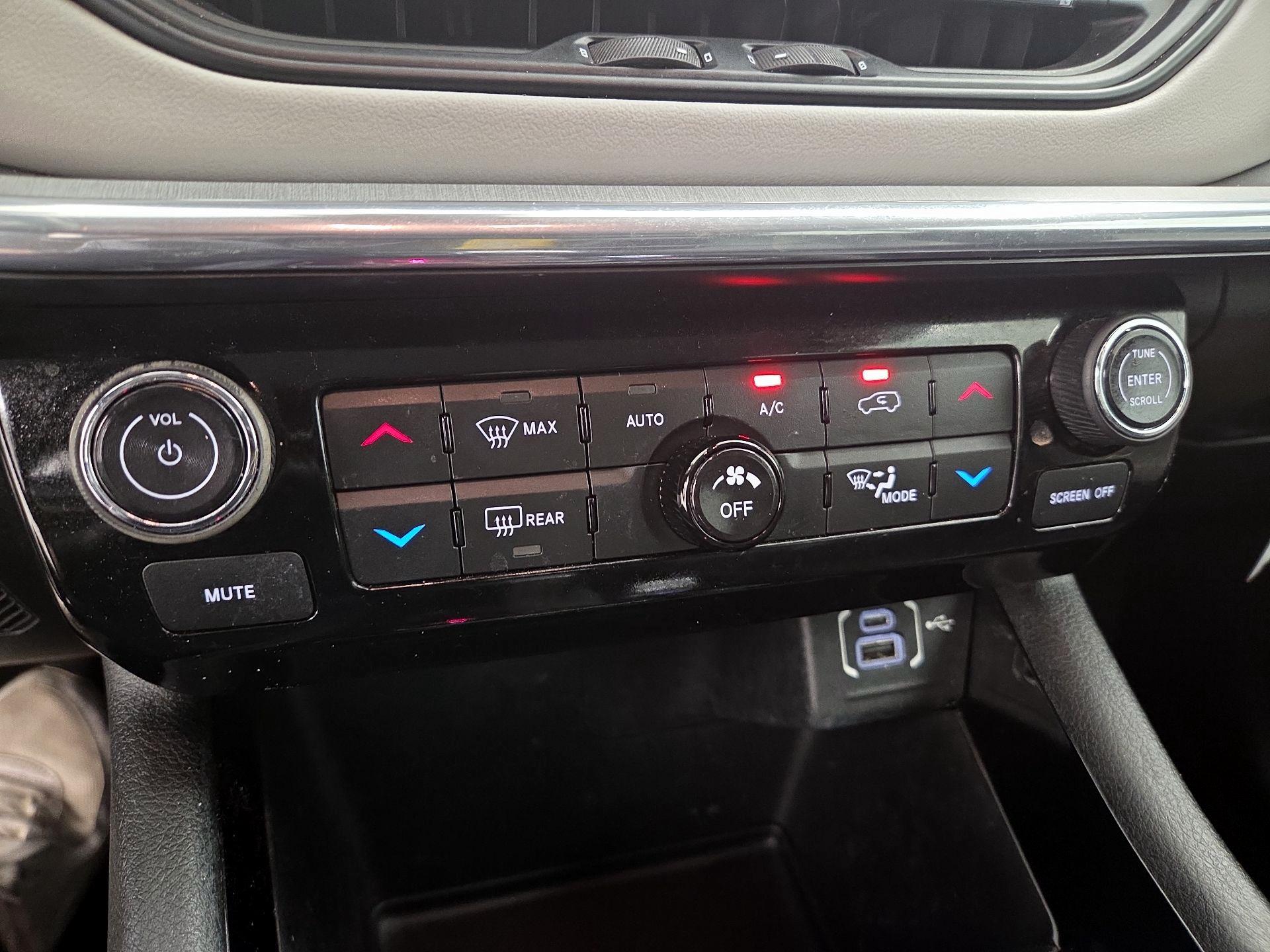 Thumbnail: 2022 Jeep Compass - 16