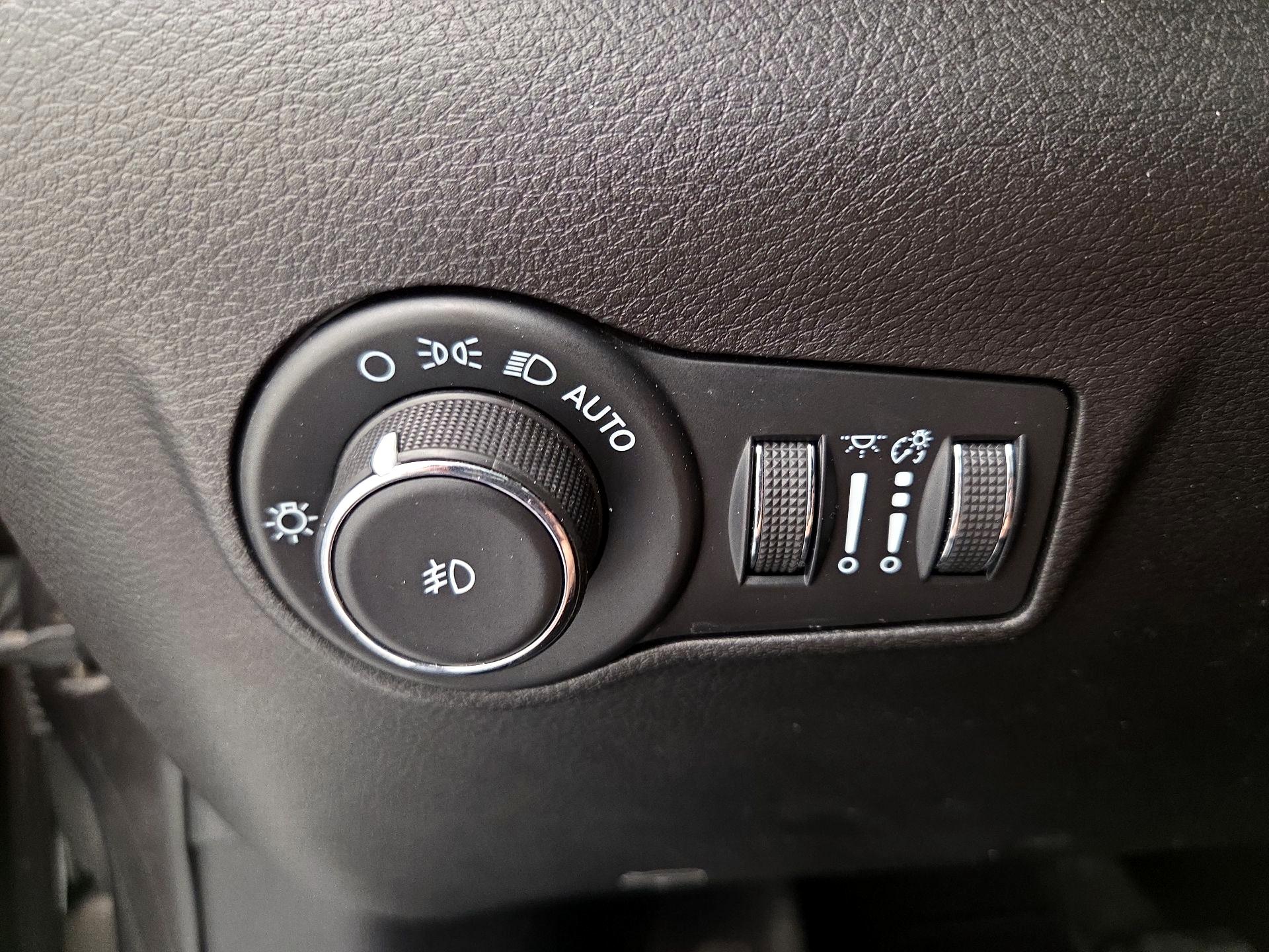 Thumbnail: 2023 Jeep Compass - 13