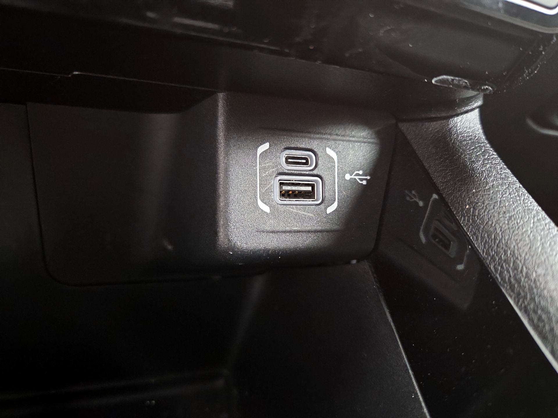 Thumbnail: 2023 Jeep Compass - 18