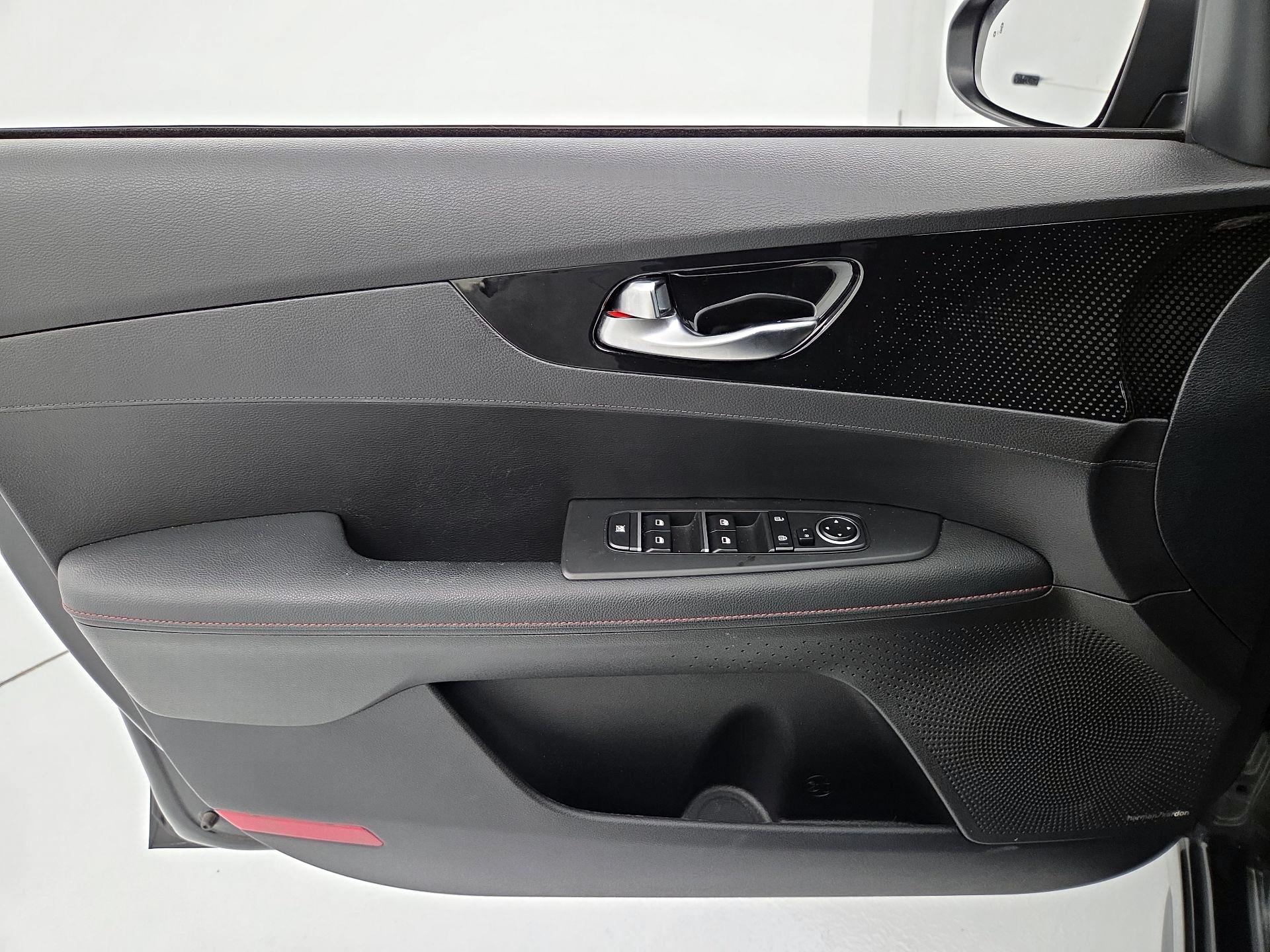 Thumbnail: 2023 Kia Forte - 12