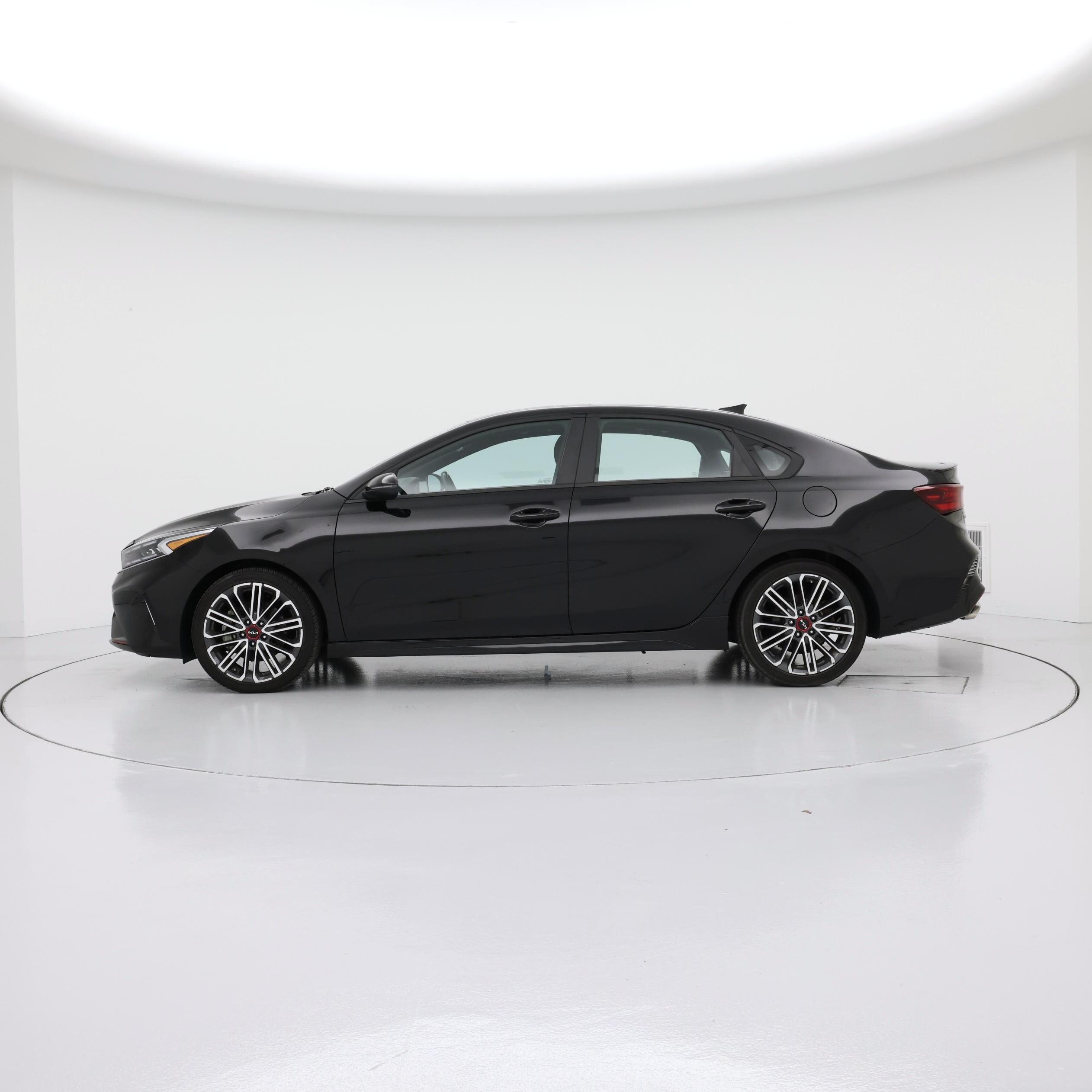 Thumbnail: 2023 Kia Forte - 3