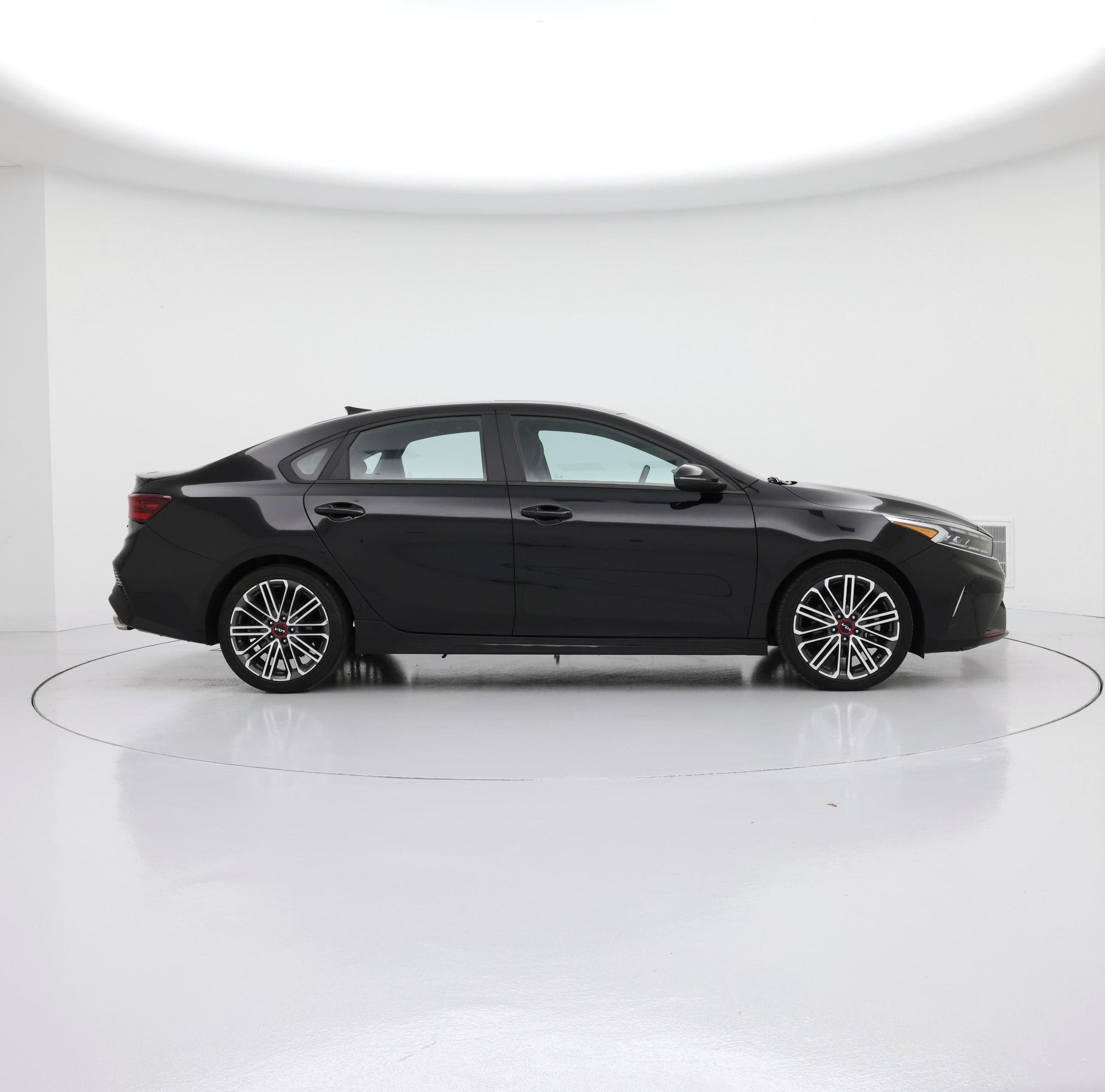 Thumbnail: 2023 Kia Forte - 7