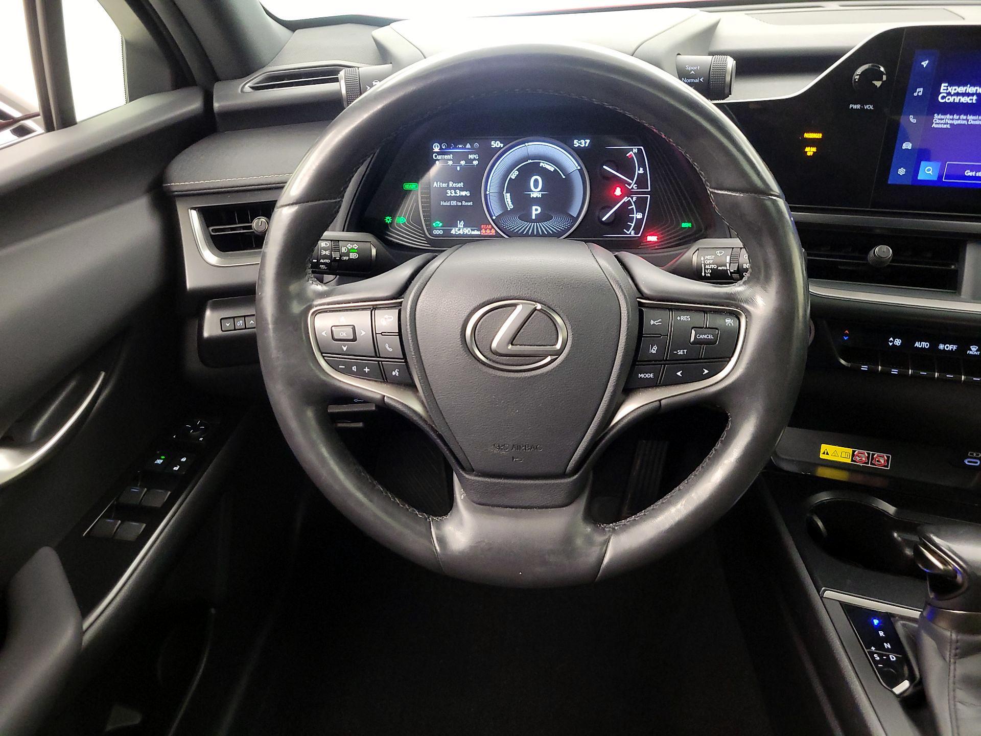 Thumbnail: 2023 Lexus UX - 10