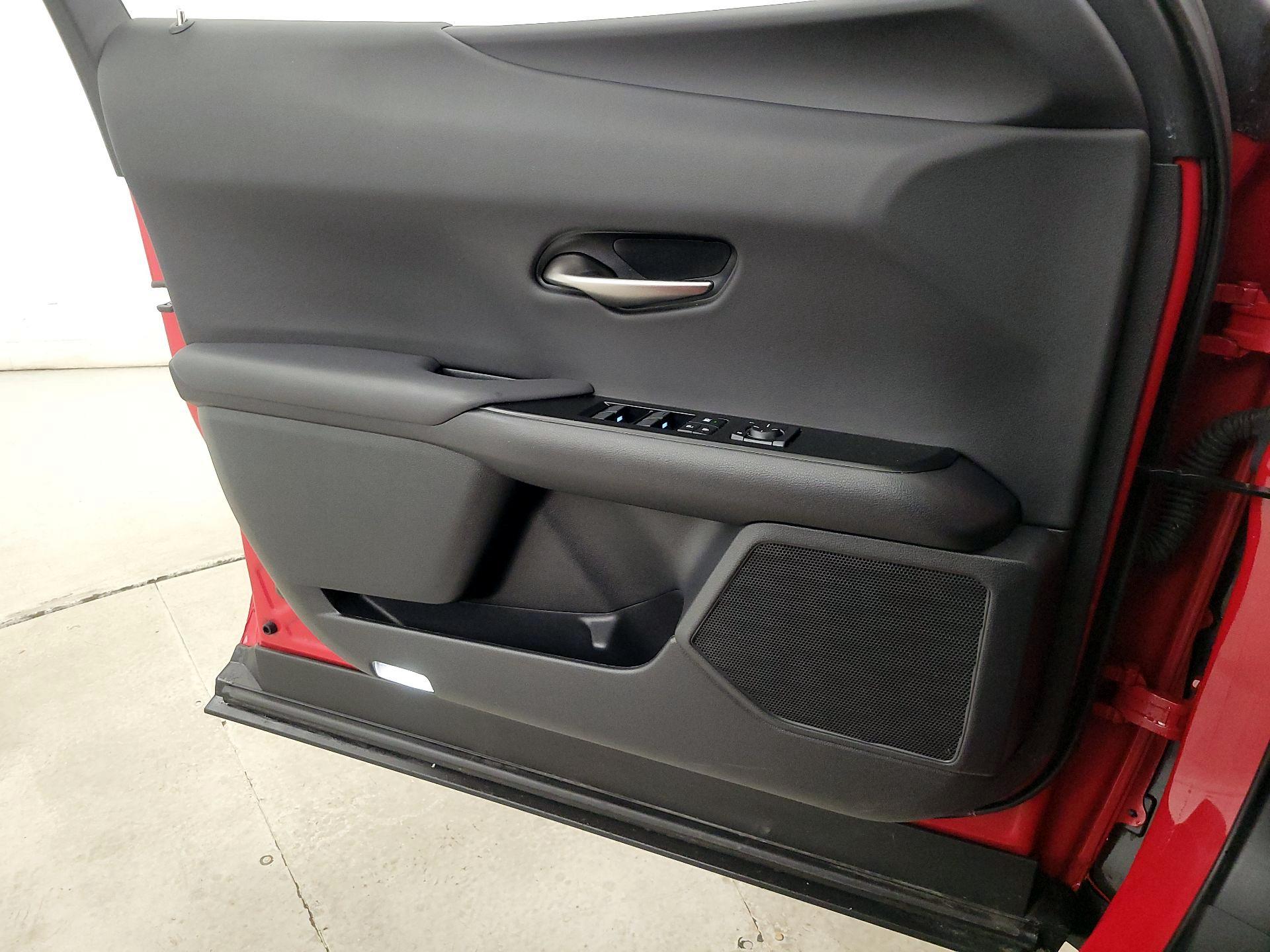 Thumbnail: 2023 Lexus UX - 12