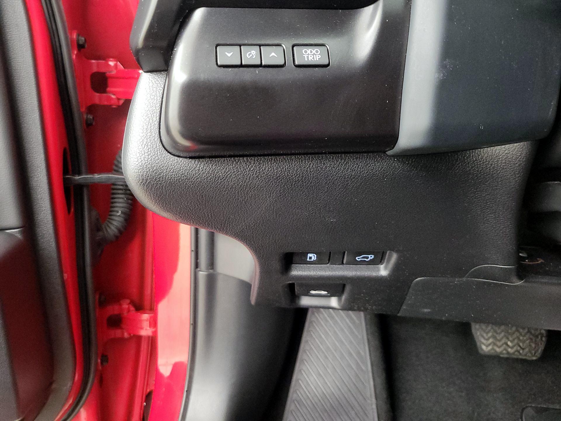 Thumbnail: 2023 Lexus UX - 13